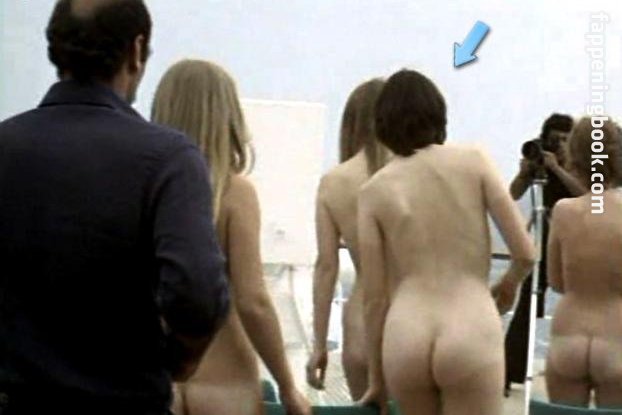 Kim Cattrall Nude