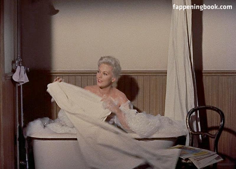 Nude pictures of kim novak