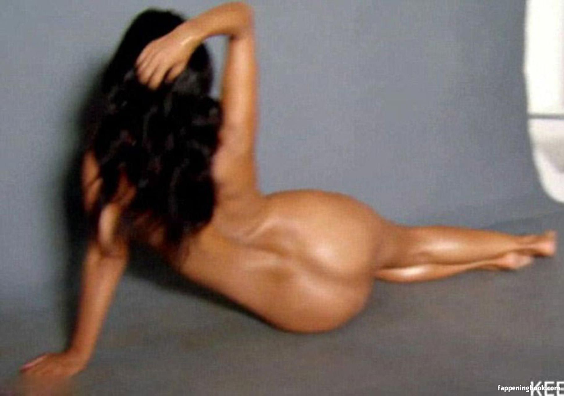 Kourtney Kardashian Nude.