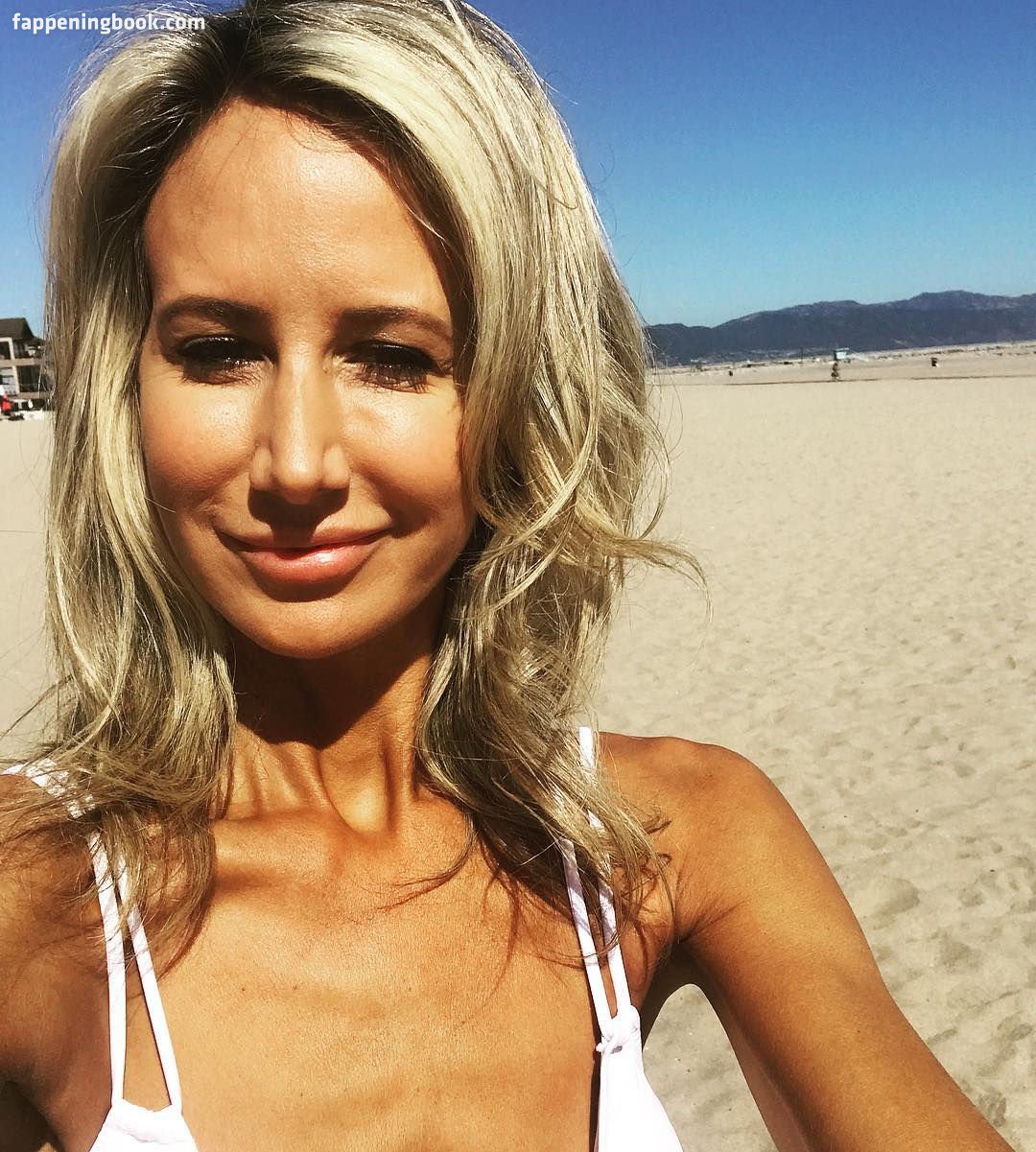 Lady Victoria Hervey Exposes Her Pert Posterior In Bond Girl Bikini