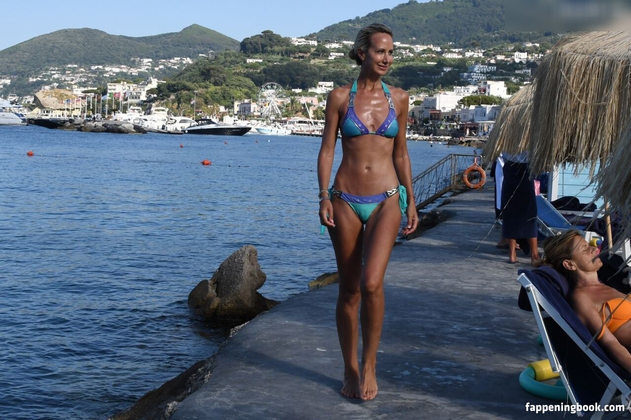 Lady Victoria Hervey Fapello Latest Exclusive Leaked Photos