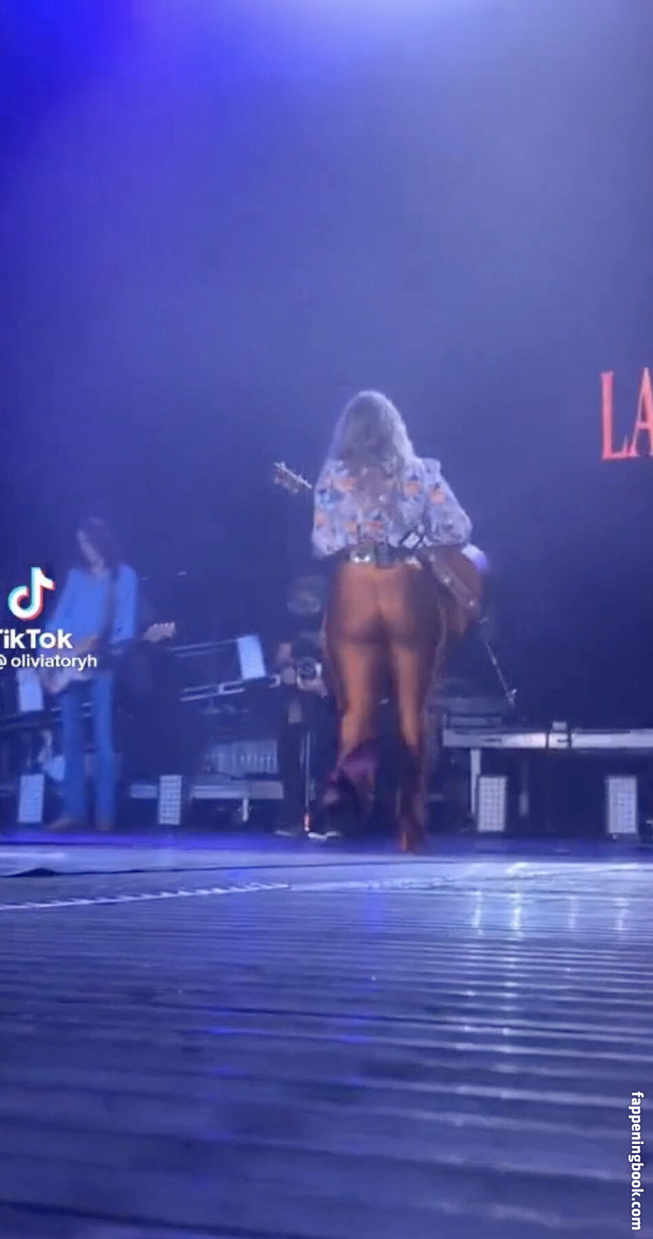 Lainey wilson fappening