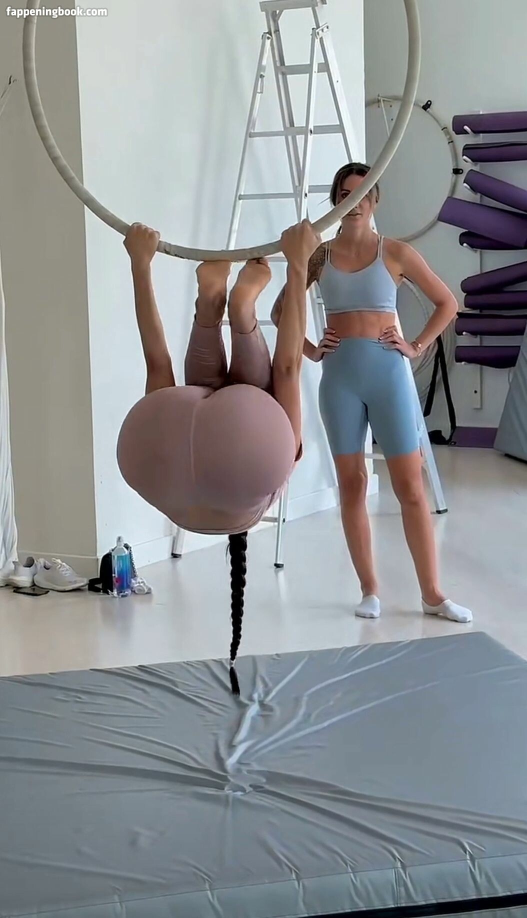 Lanaaroosje nudes