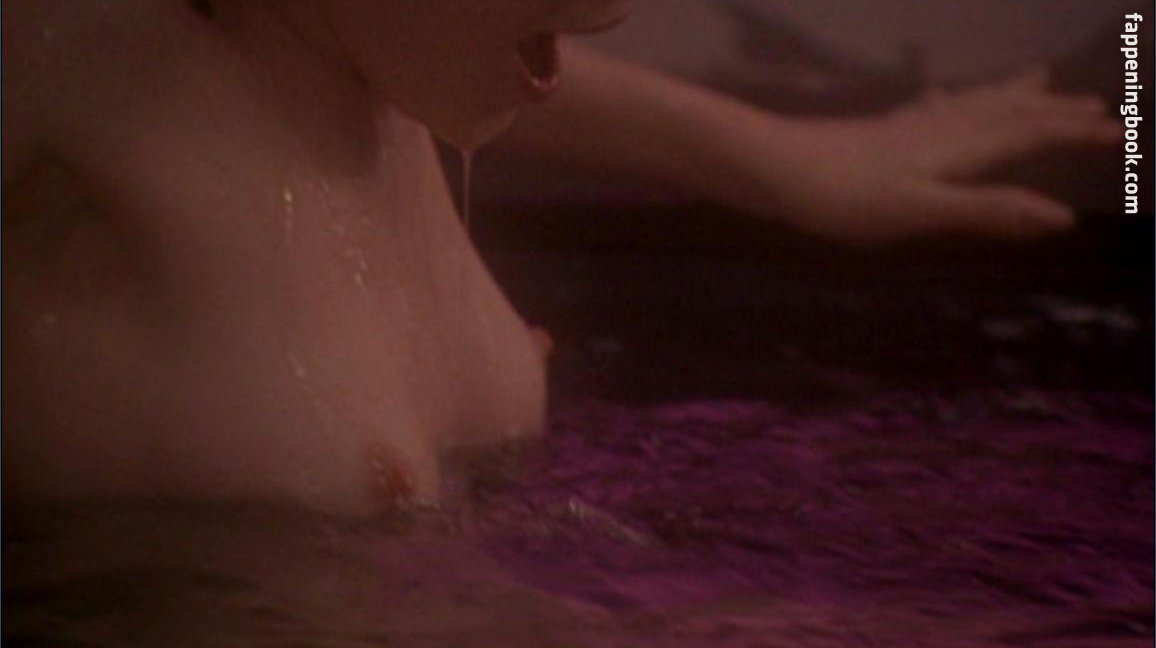 Lara Flynn Boyle Nude