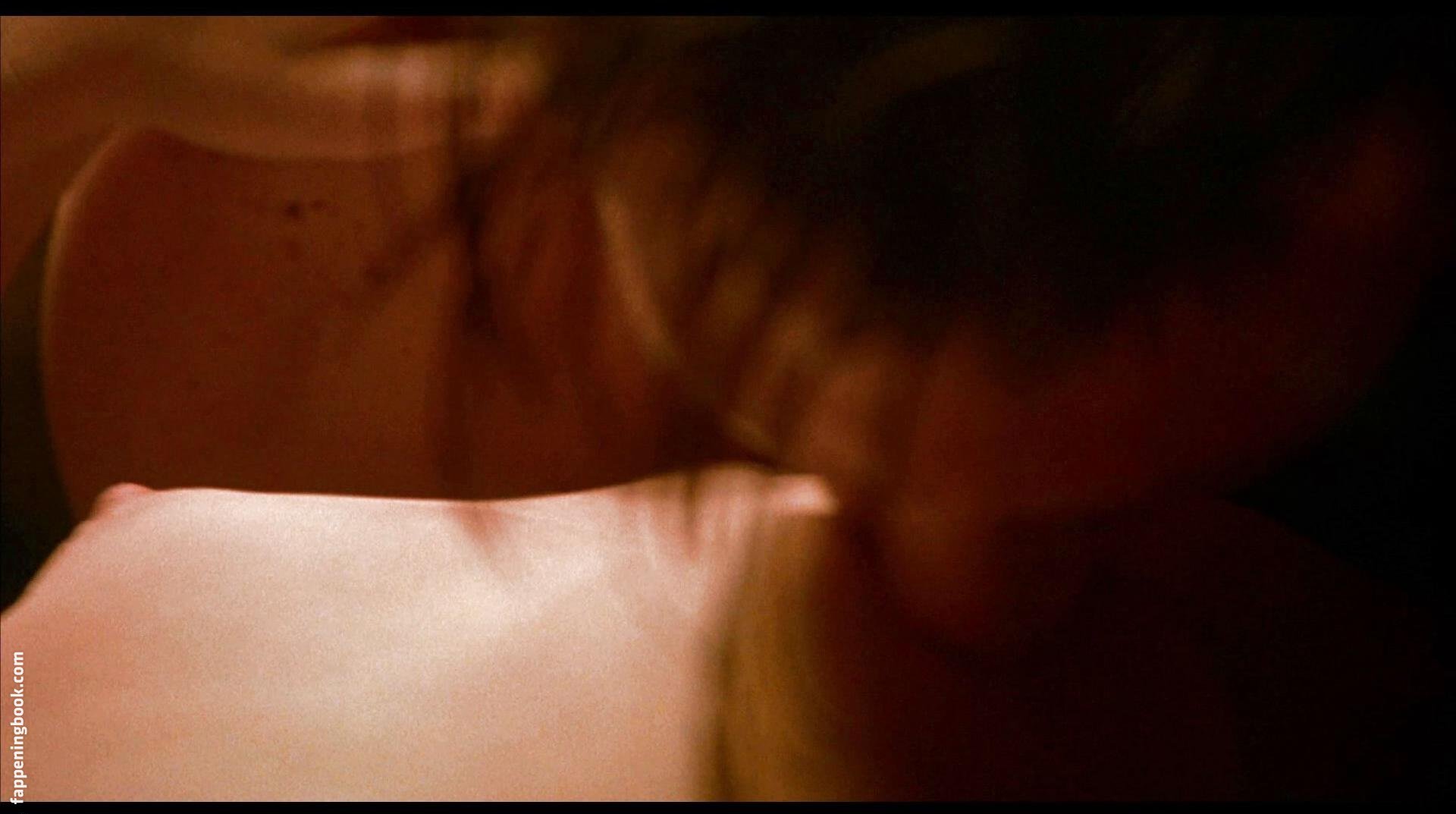 Lara Flynn Boyle Nude