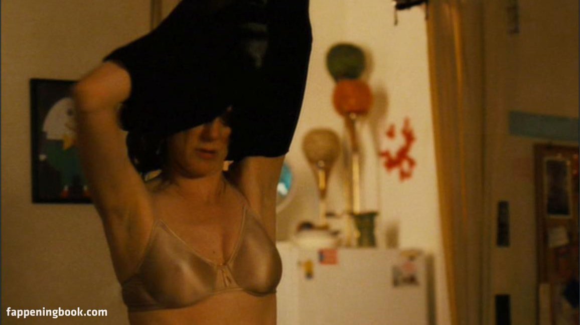 Laura Linney Nude