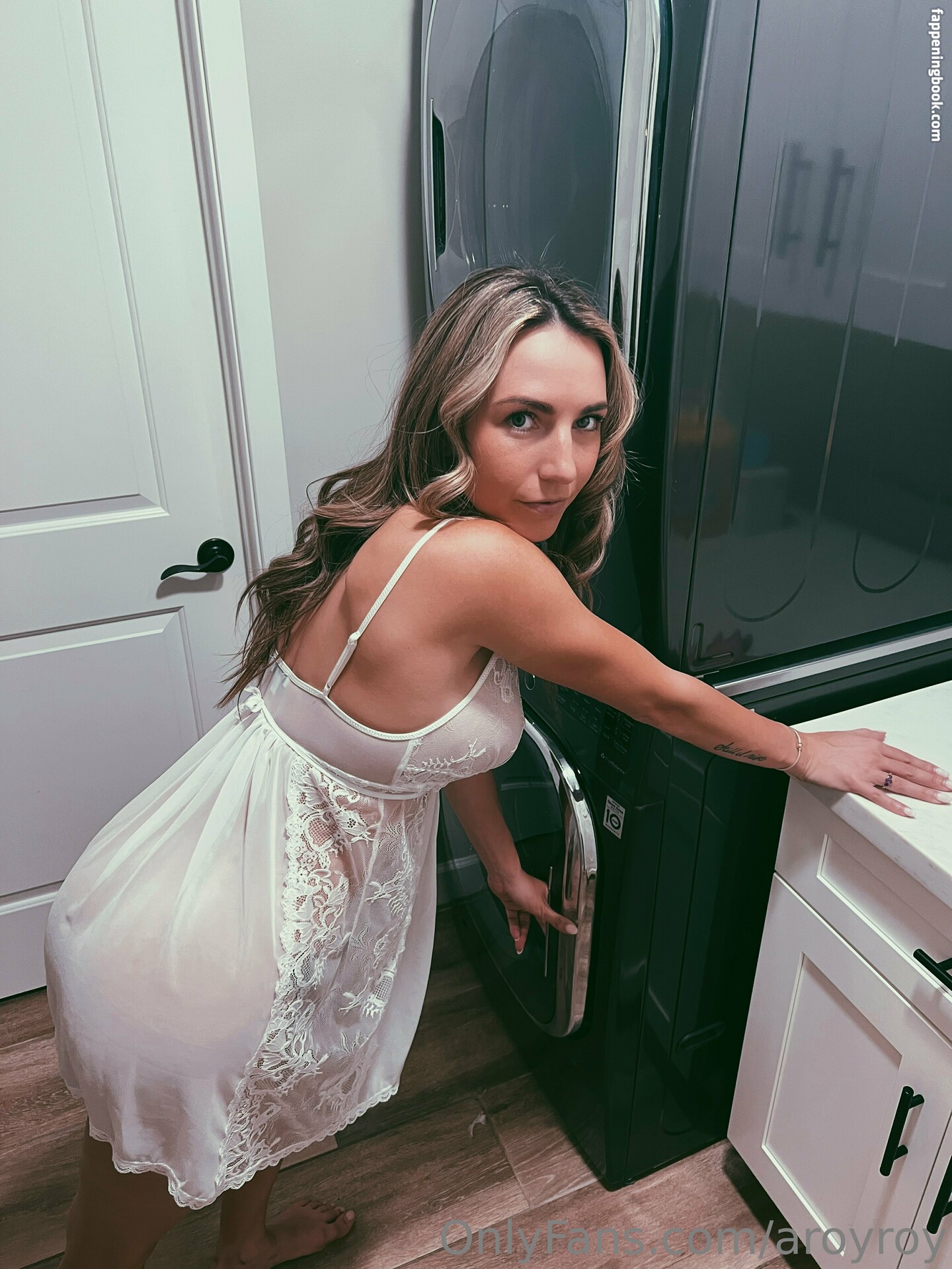 Lauren Roy Nude OnlyFans Leaks.