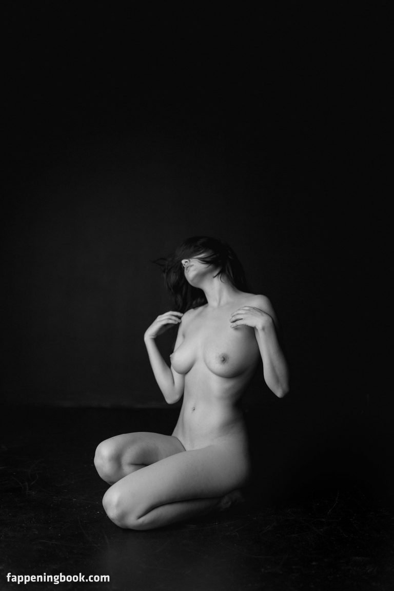 Lauren Summer Nude