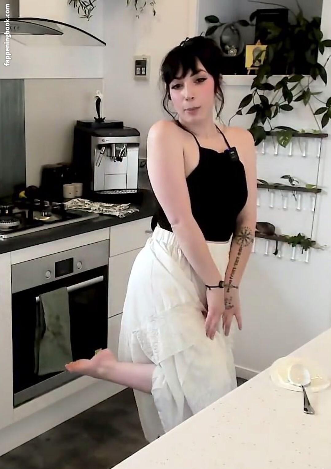 Layna Lazar Nude, OnlyFans Leaks, Fappening - FappeningBook