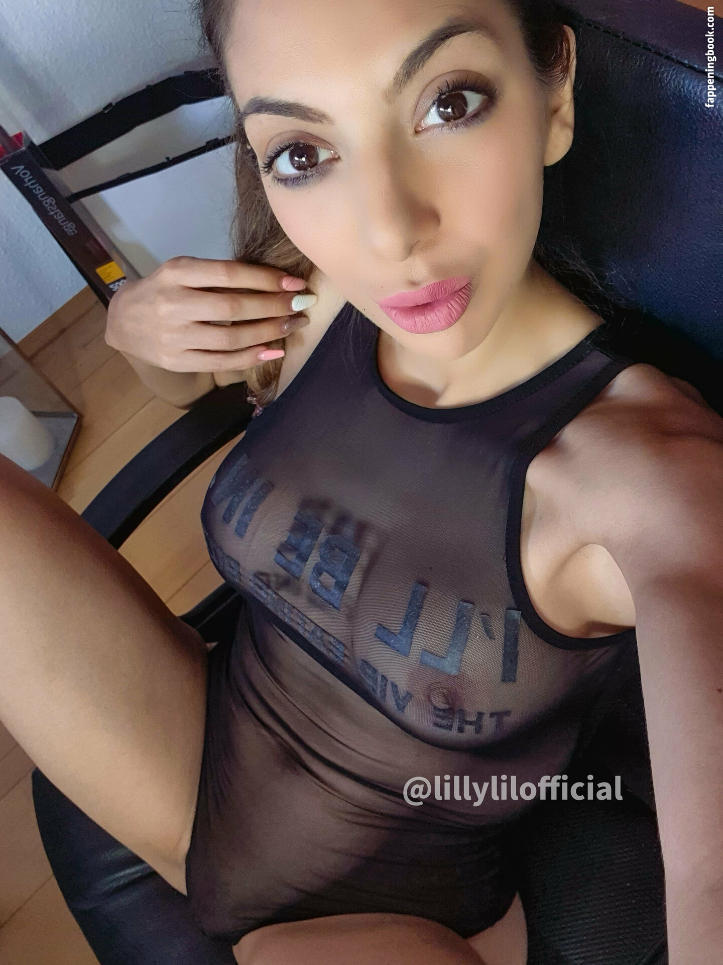 lillylilofficial Nude OnlyFans Leaks