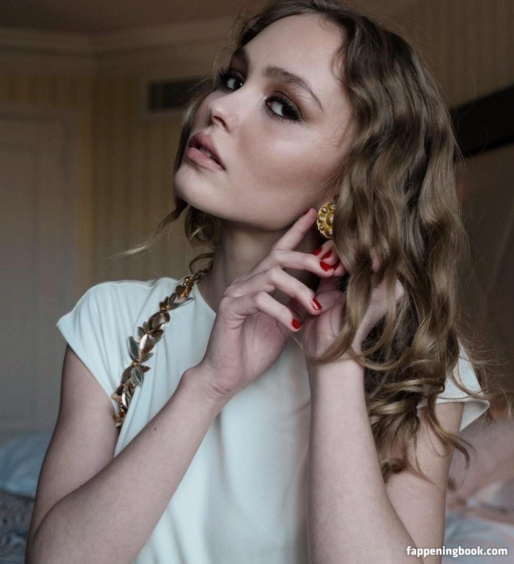 Lily Rose Depp Nude The Fappening Photo FappeningBook