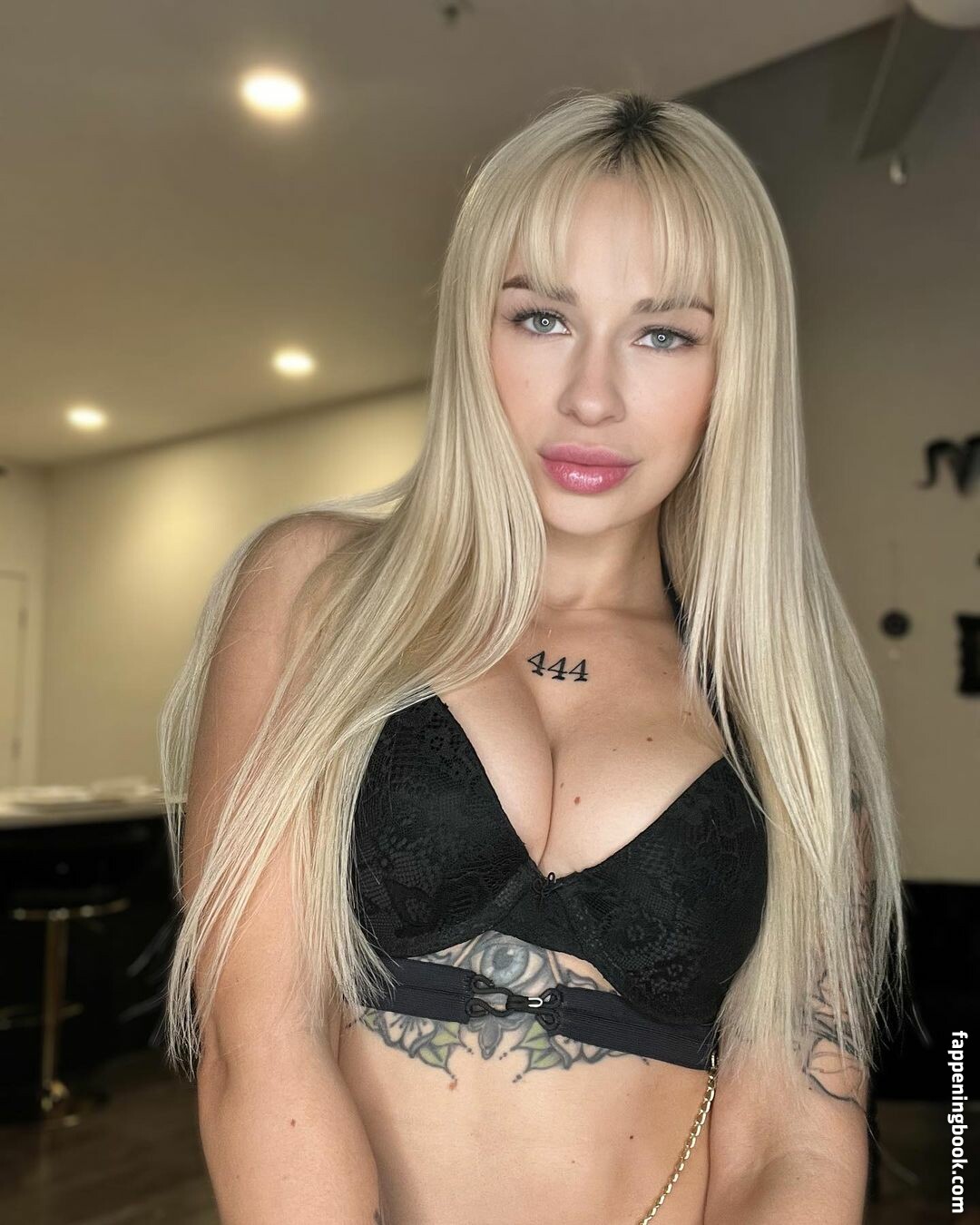 lindseyparanormal Nude OnlyFans Leaks