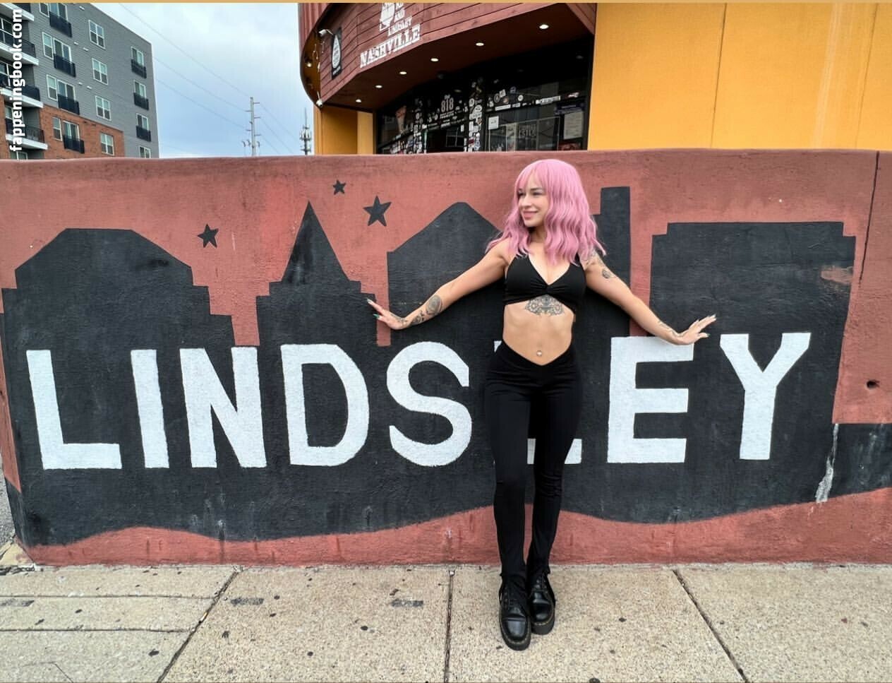 lindseyparanormal Nude OnlyFans Leaks