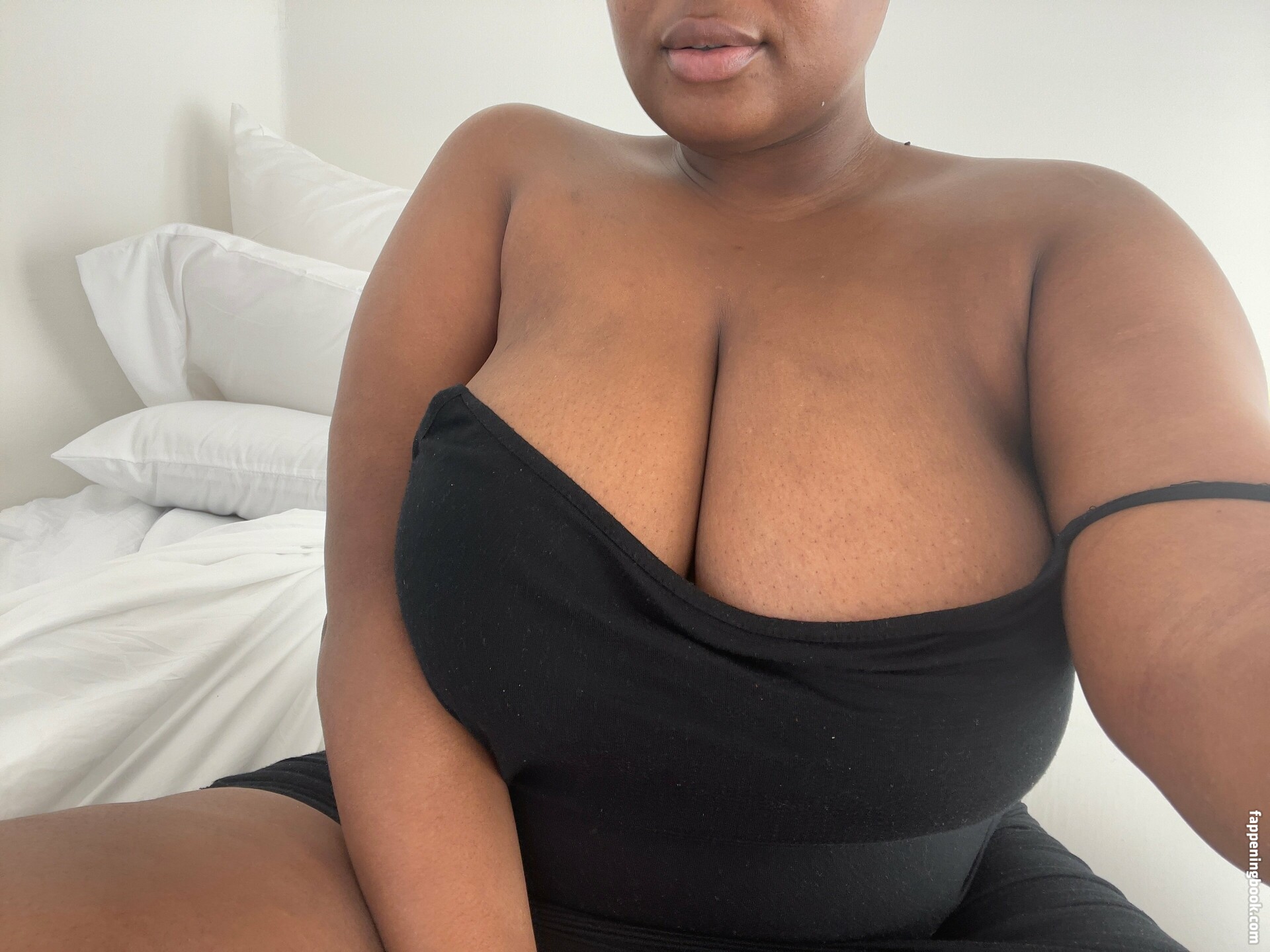 lingerieloungefree Nude OnlyFans Leaks