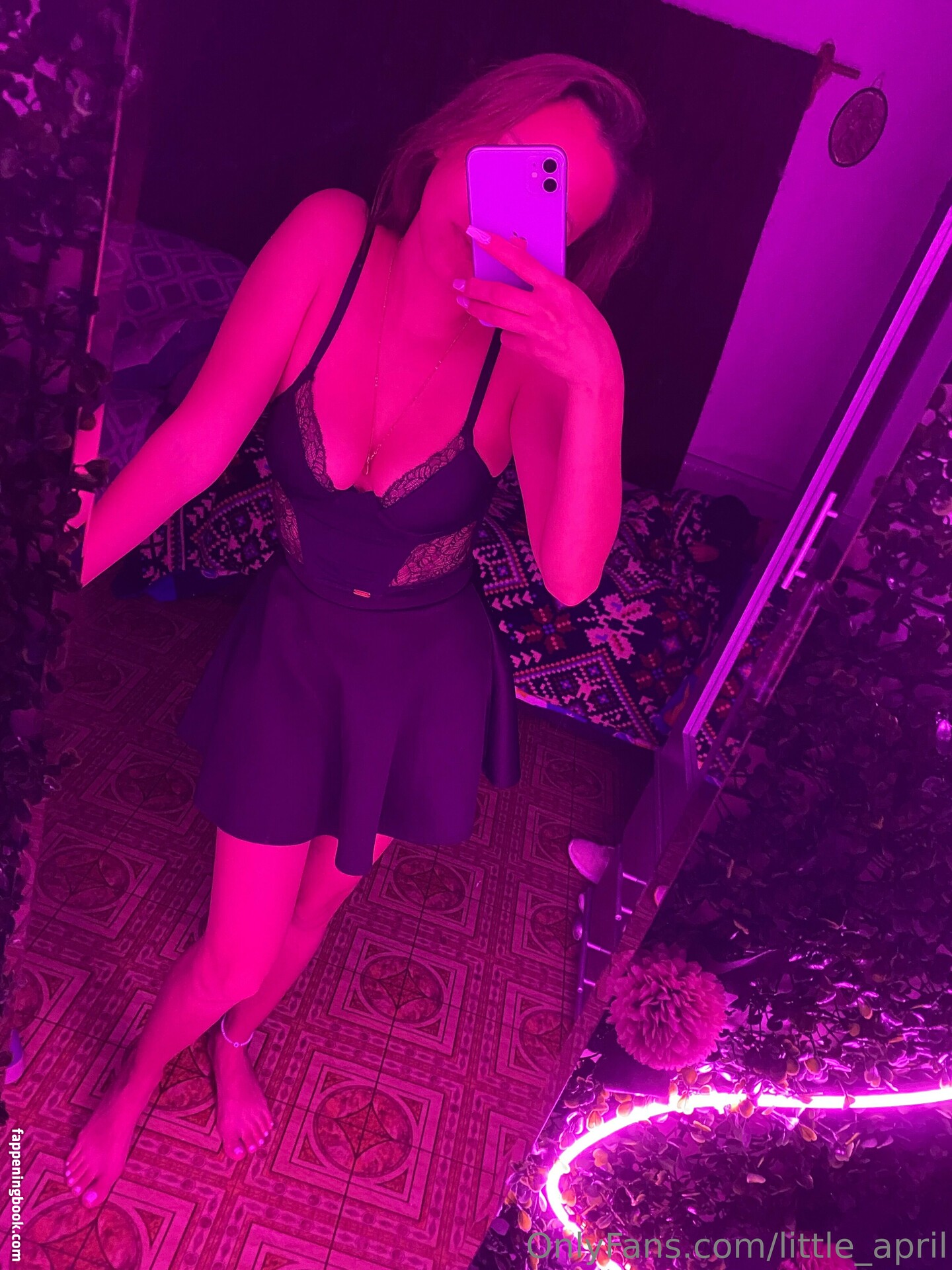 little_april Nude OnlyFans Leaks