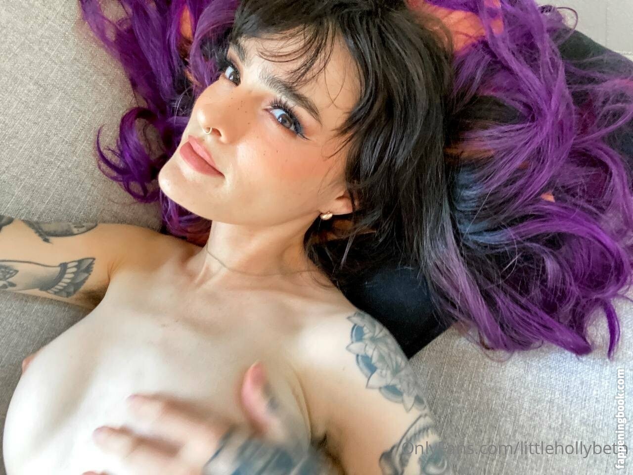 Littlehollybeth Nude OnlyFans Leaks