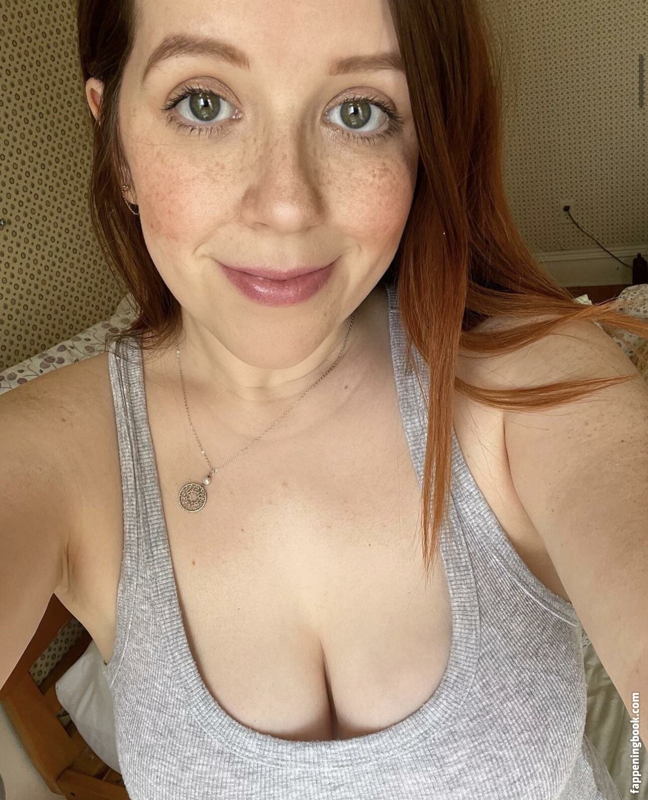 littlekatiebeth Nude OnlyFans Leaks