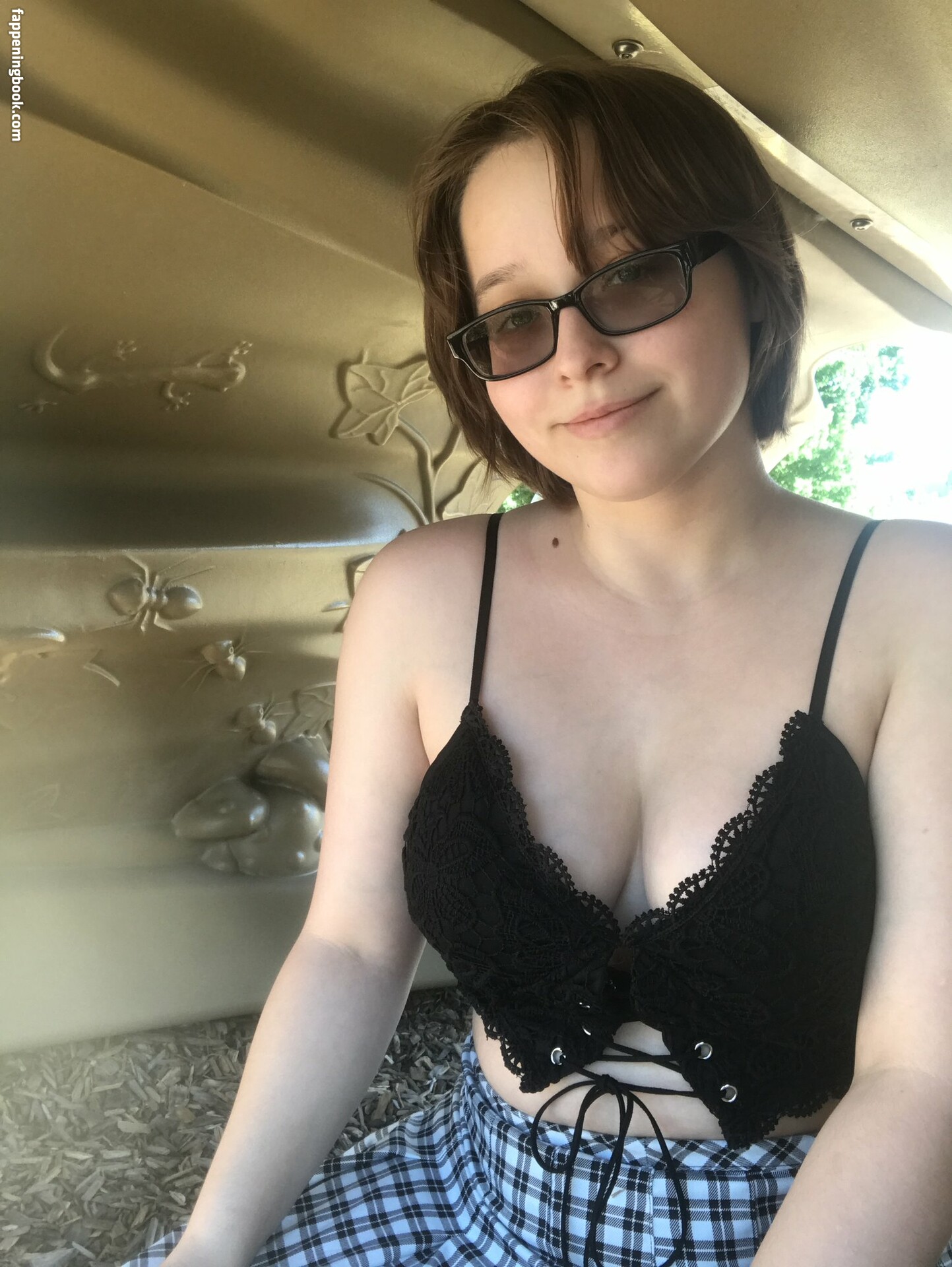 Liv Lovelace Nude OnlyFans Leaks