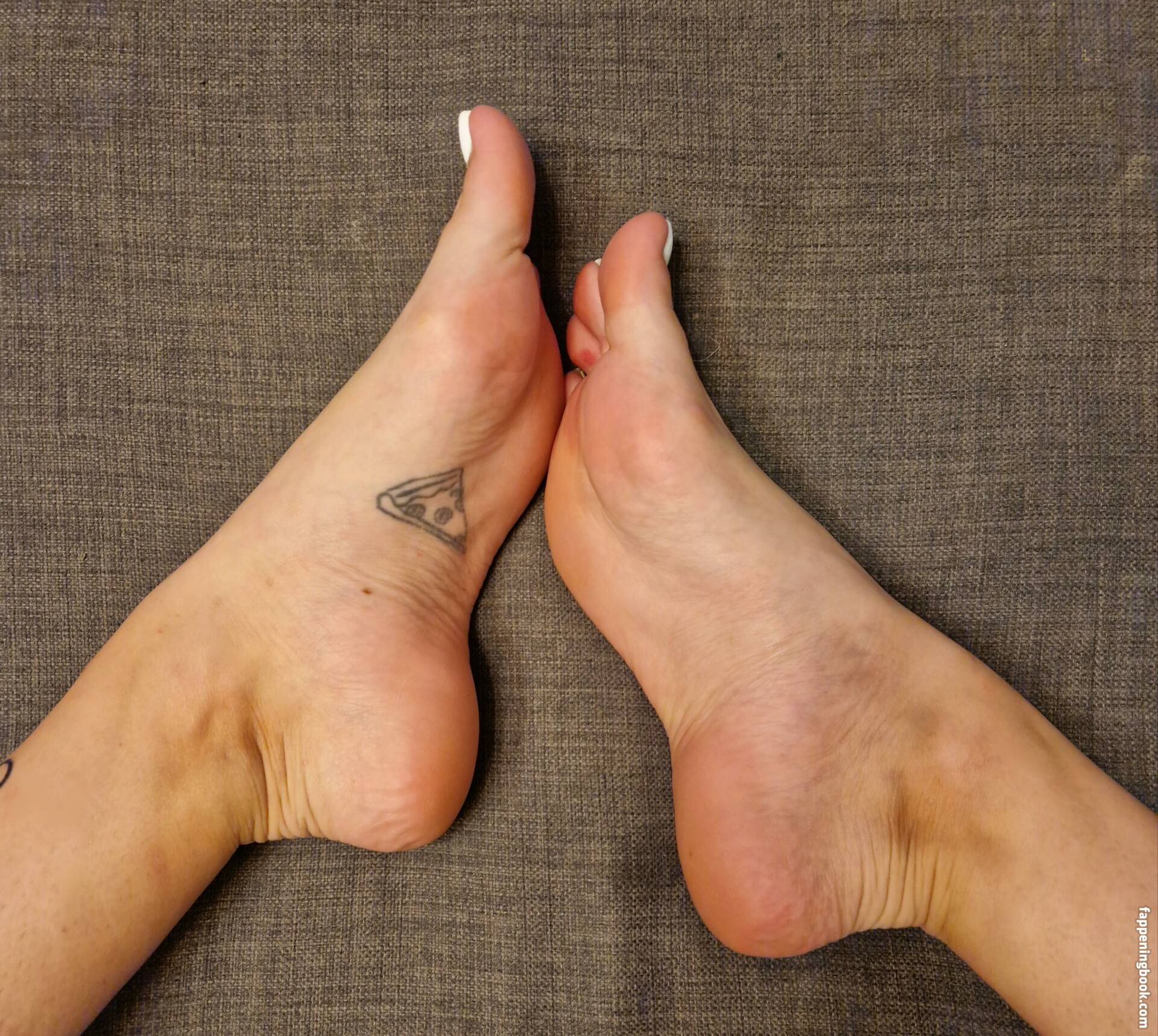 Livie Feet Nude OnlyFans Leaks