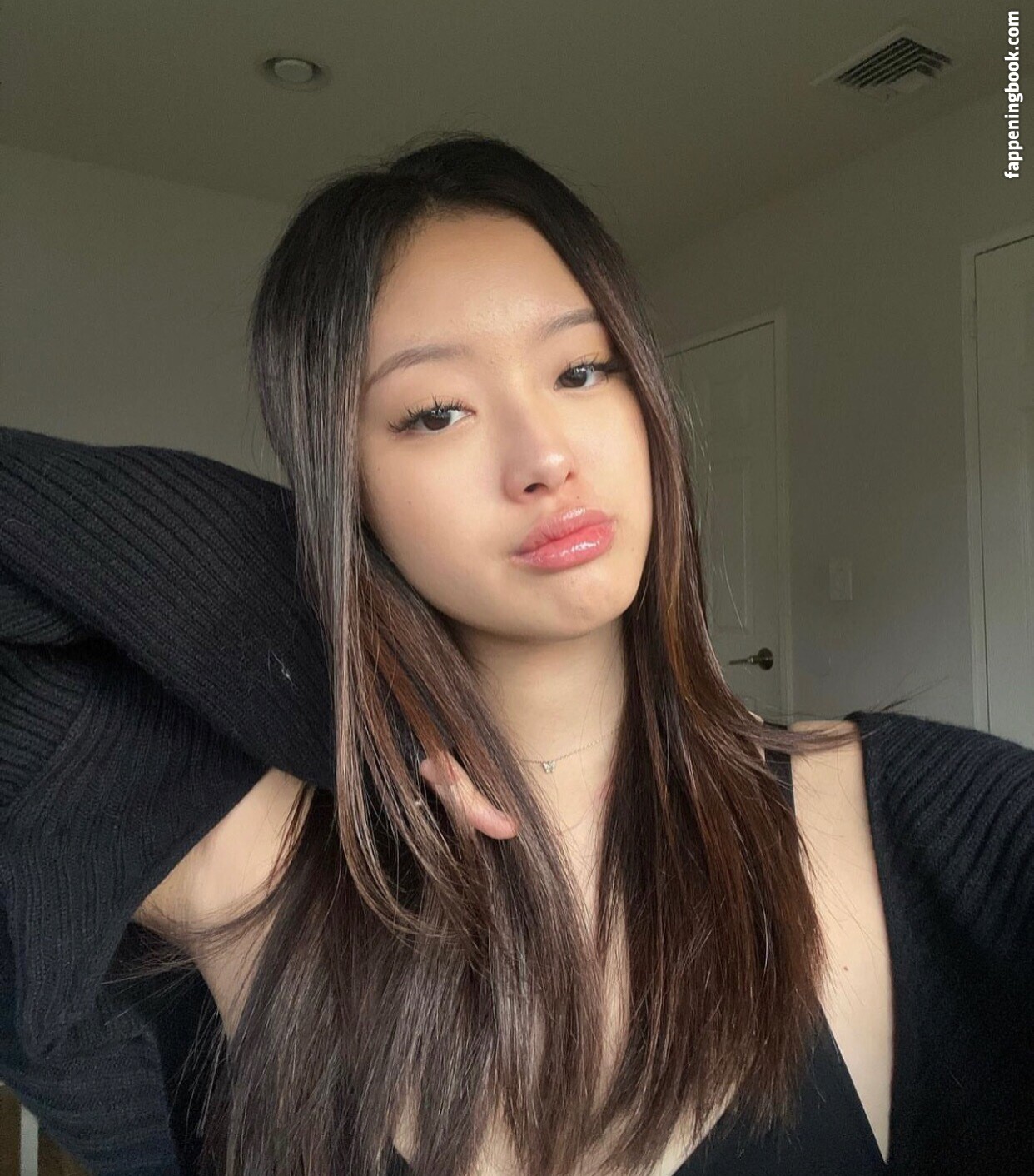 lizzieekim Nude OnlyFans Leaks