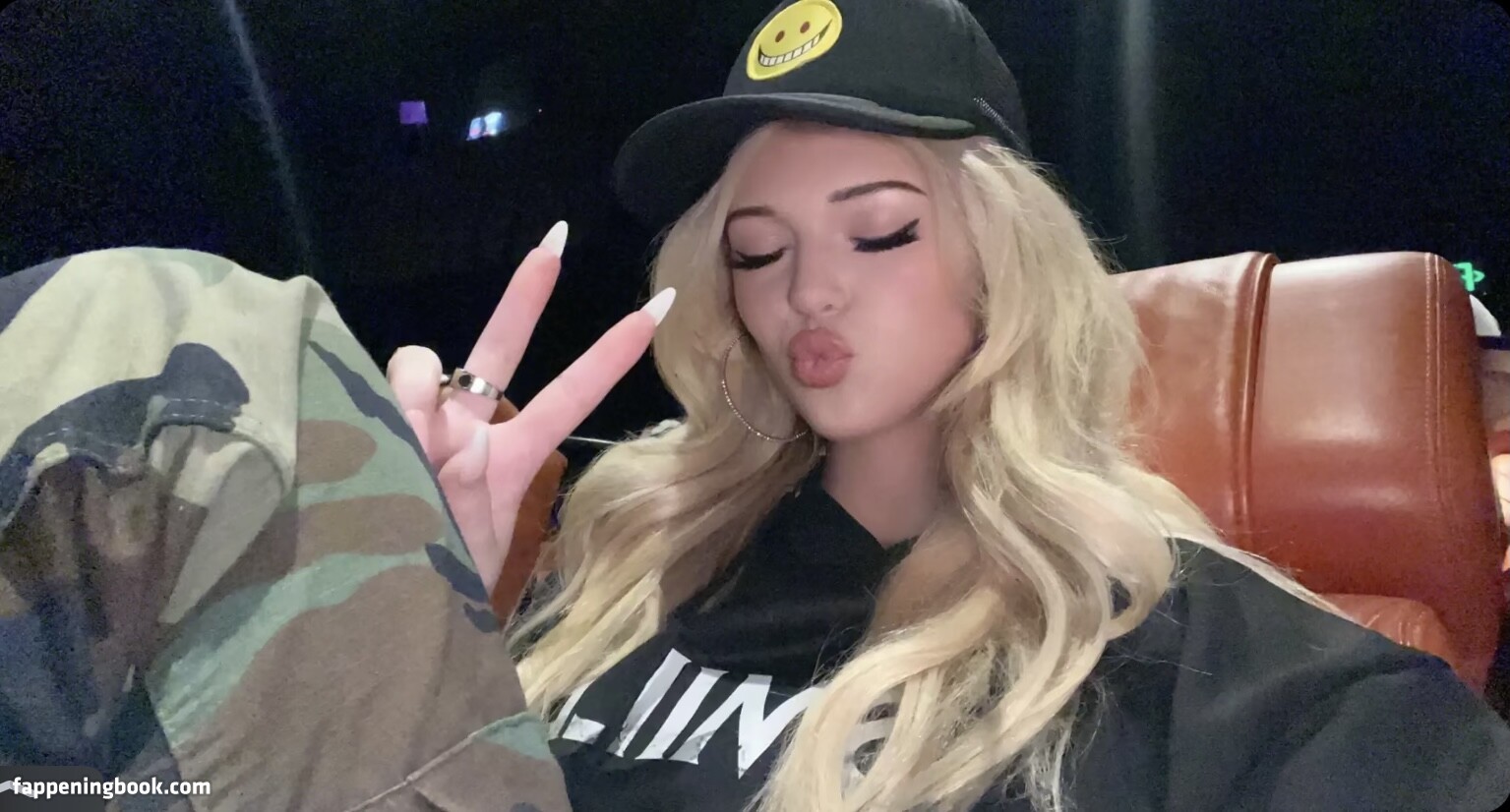 Loren Gray Lorengray Nude Onlyfans Leaks The Fappening Photo