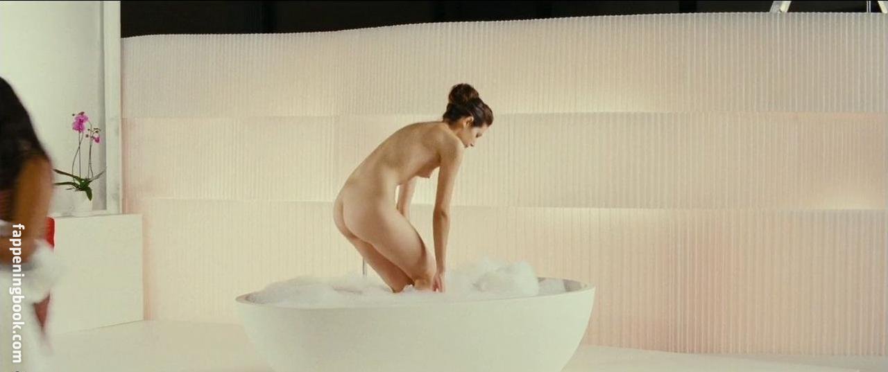 Louise Monot Nude
