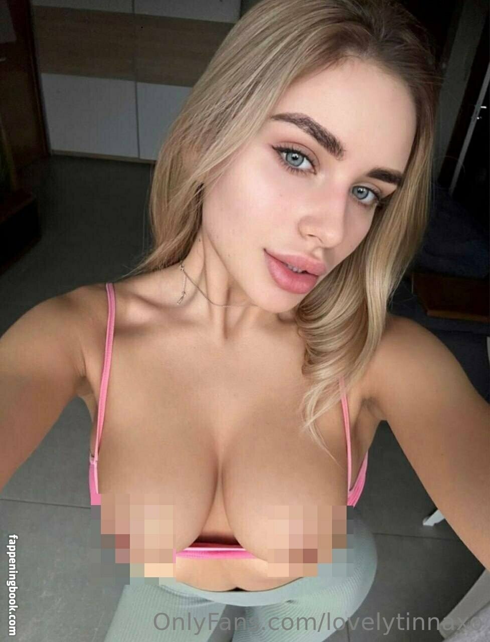 lovelytinnaxo Nude OnlyFans Leaks