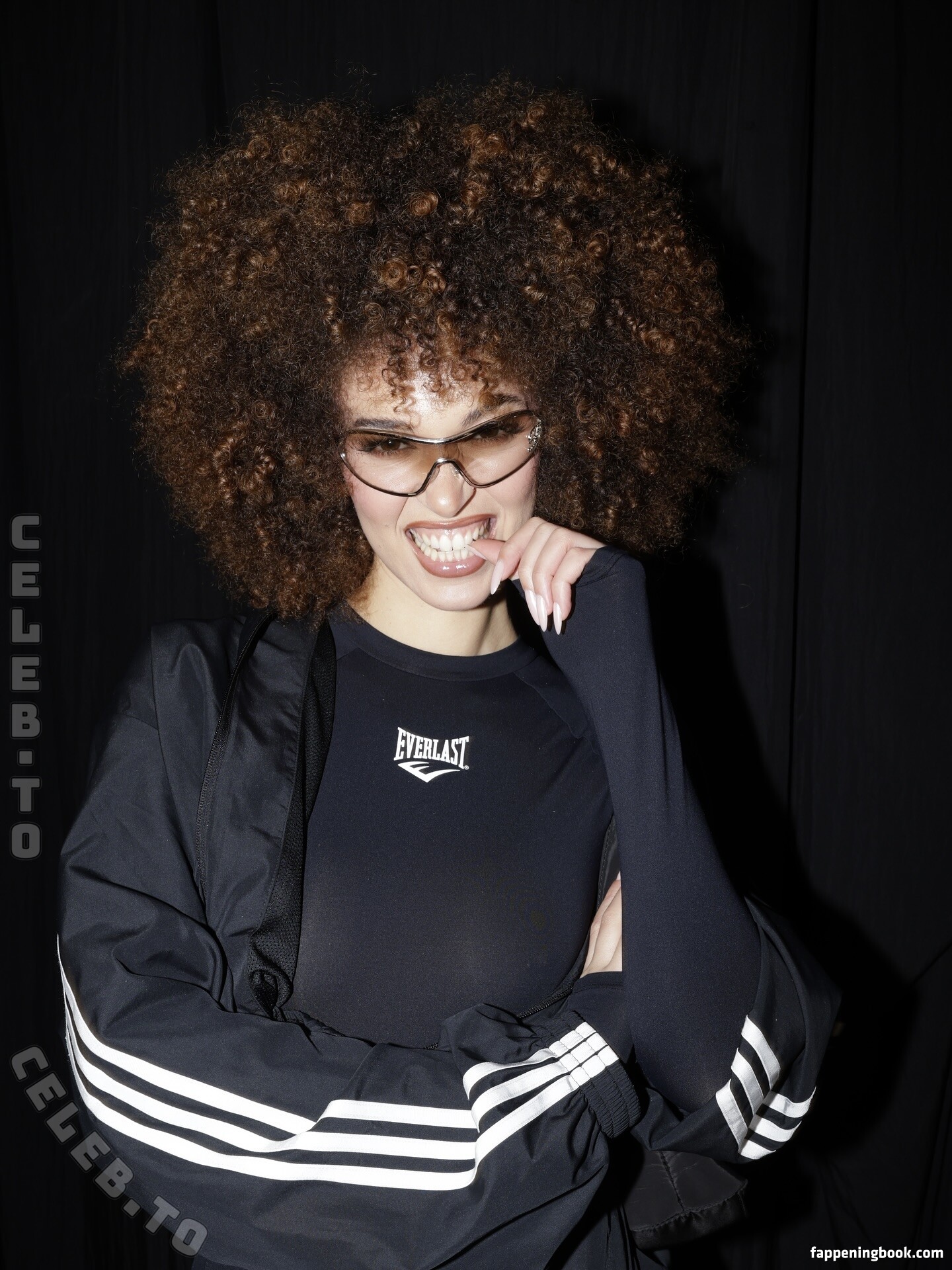 Luana Genevieve Florea Nude