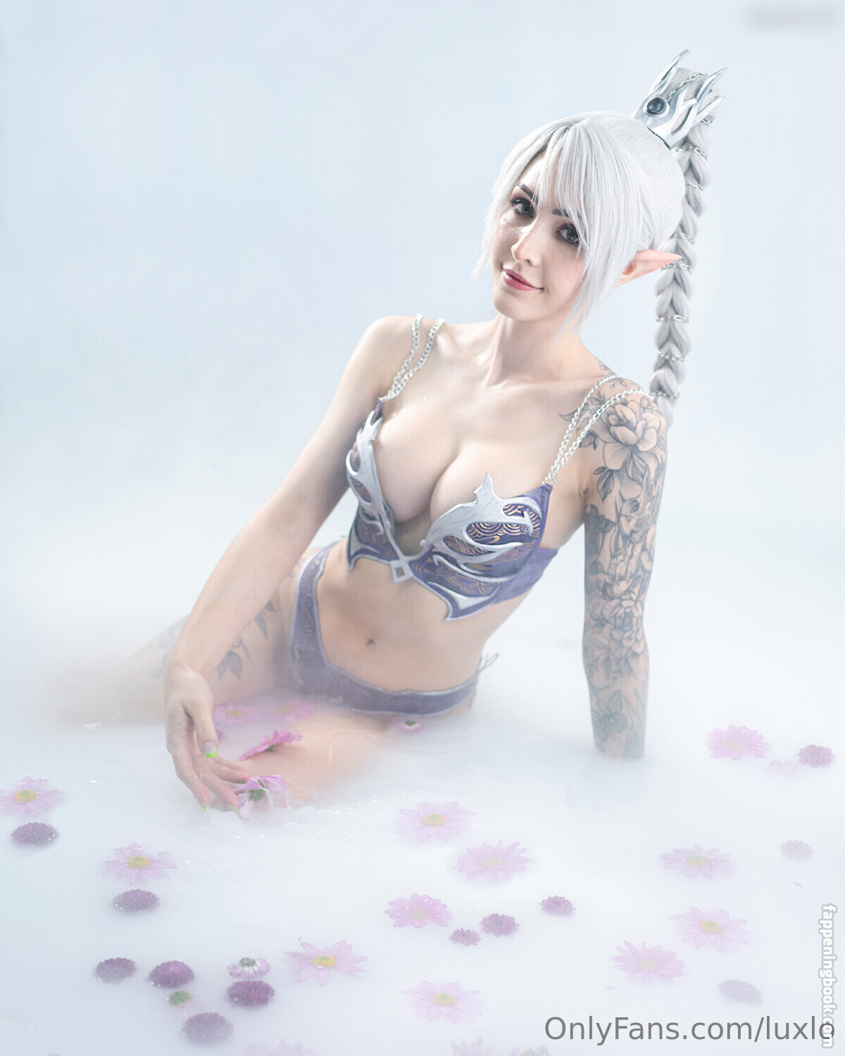 Luxlo Cosplay Nude