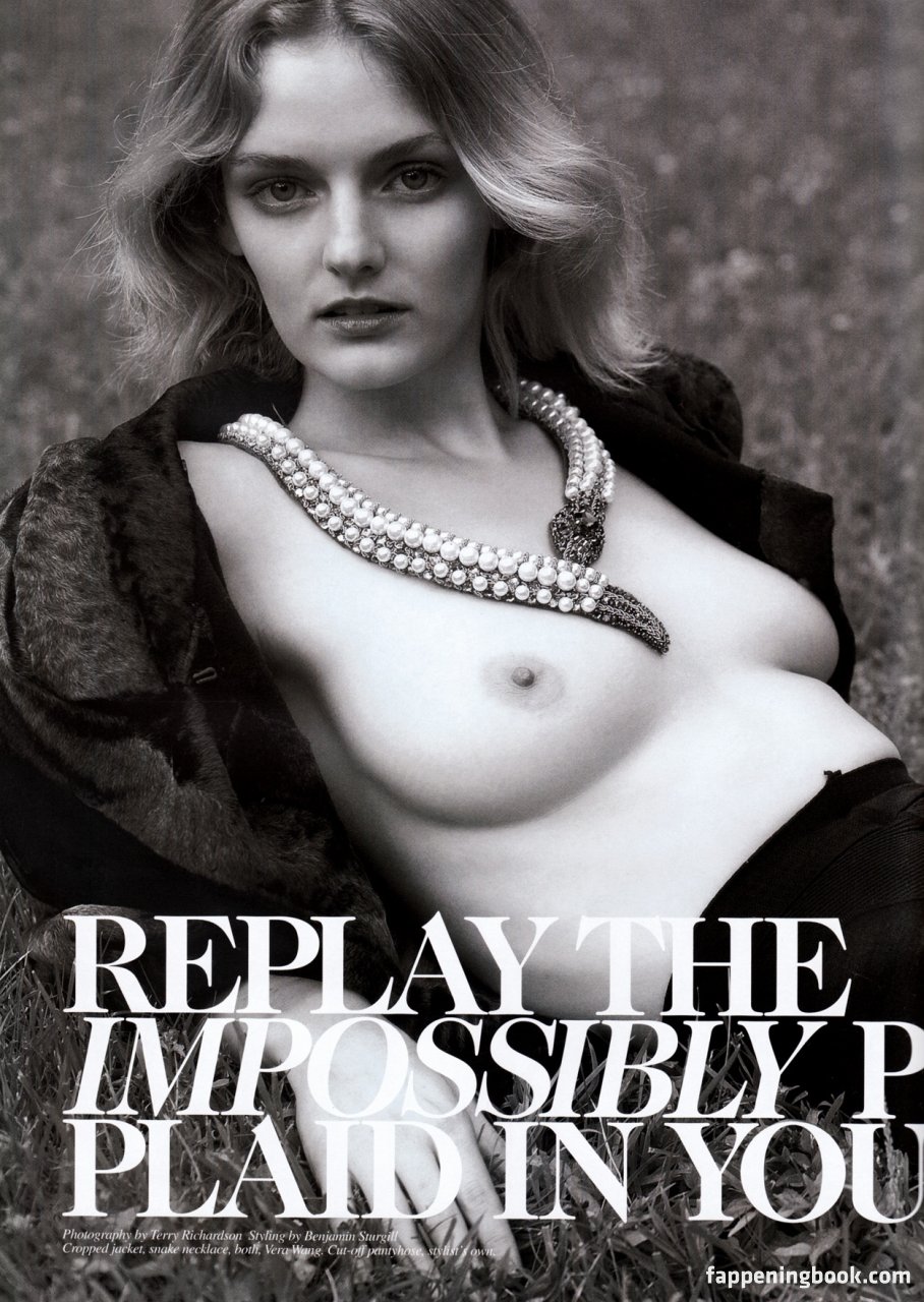 Lydia Hearst Nude