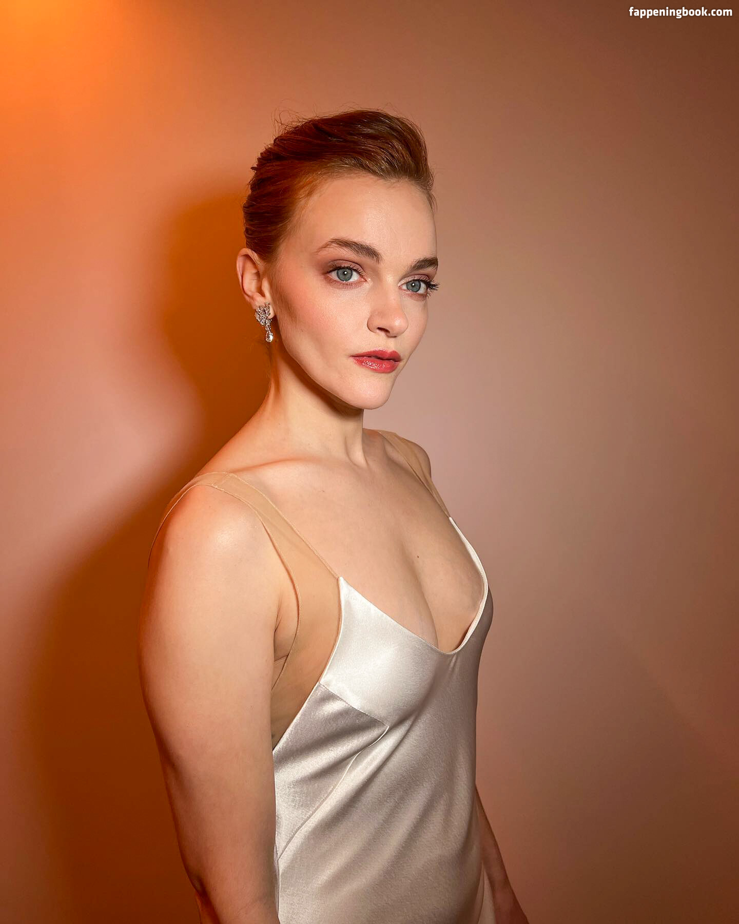 Madeline Brewer Fapello Latest Exclusive Leaked Photos