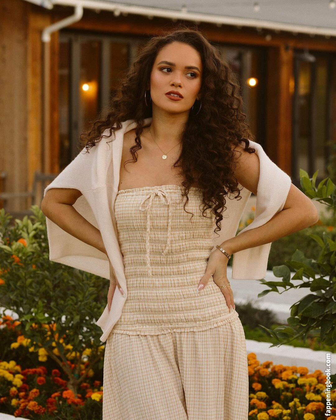 Madison Pettis Fapello Latest Exclusive Leaked Photos