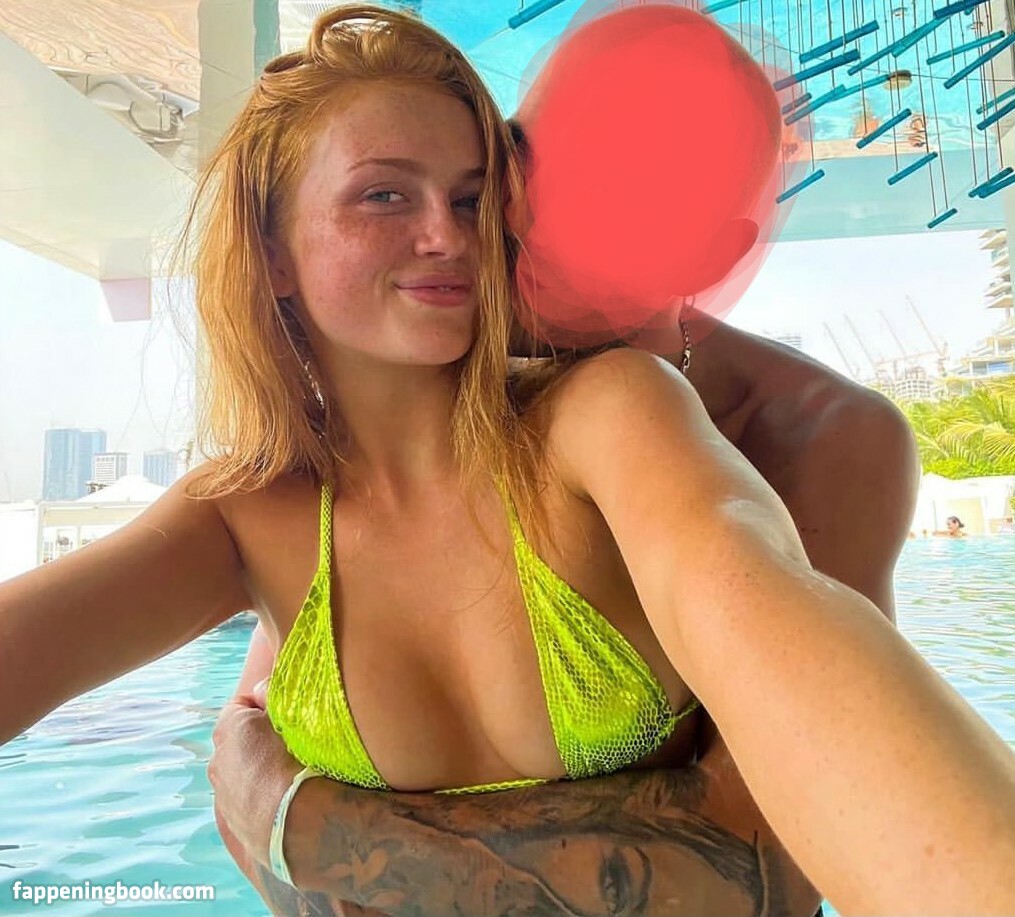 Maisie Smith Nude