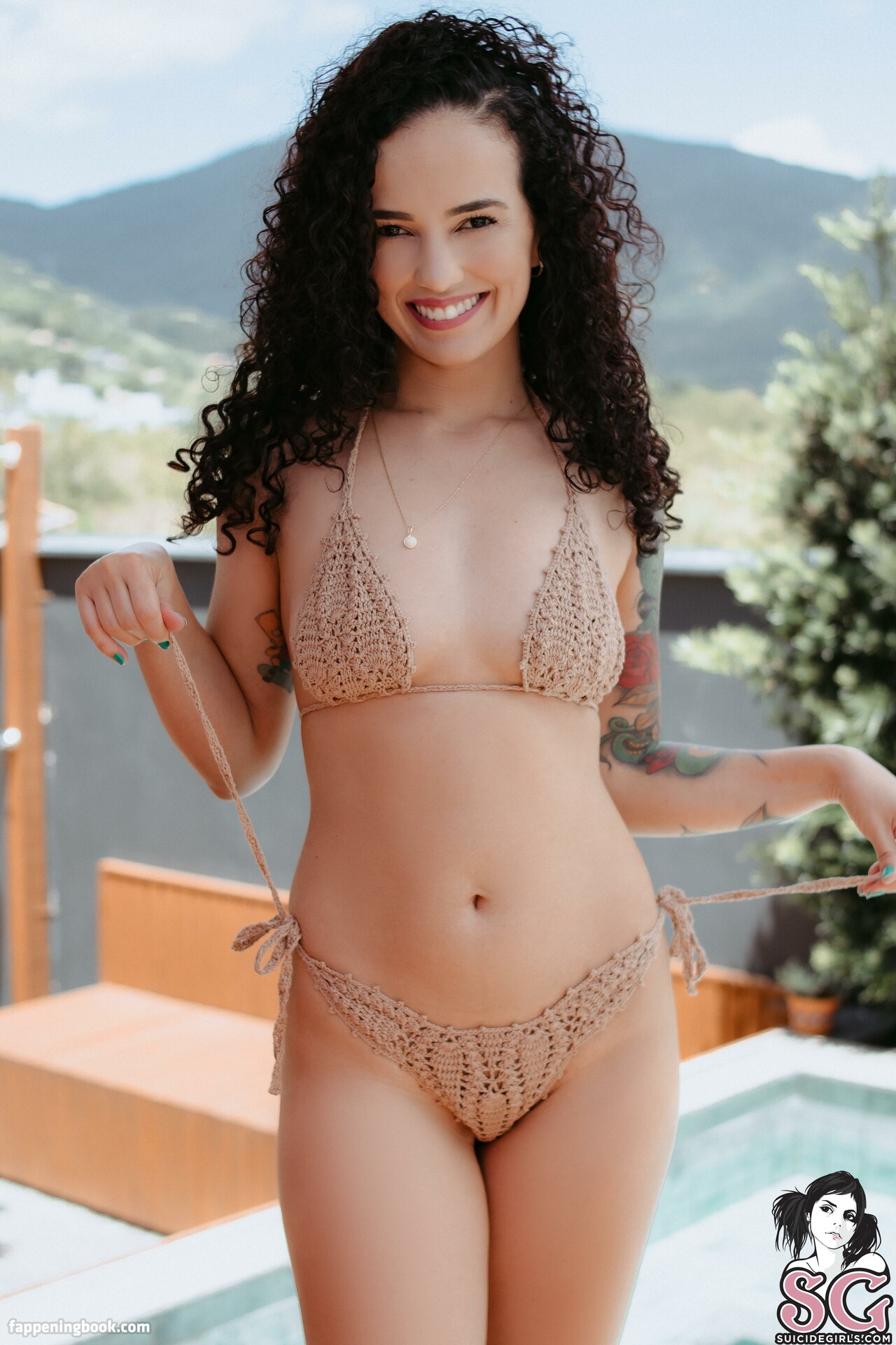 Mari Curly Suicide Nude OnlyFans Leaks
