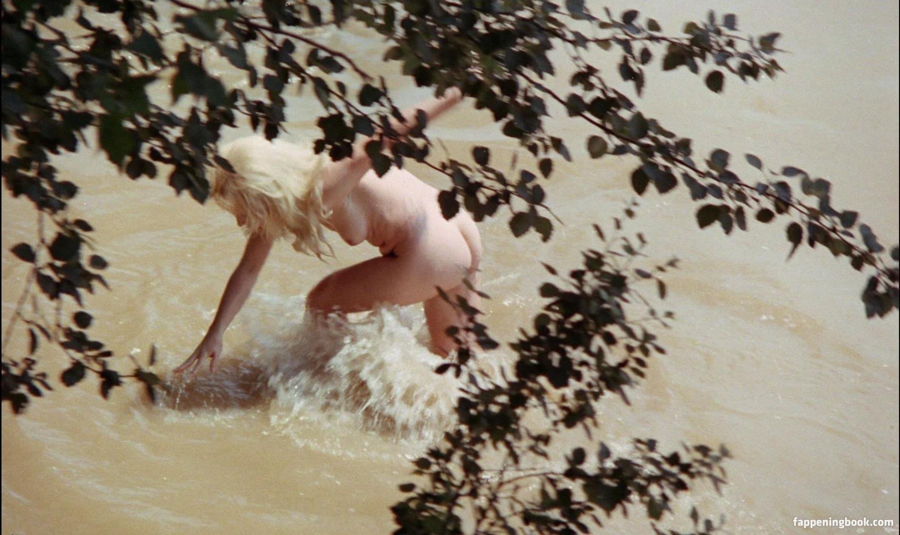 Maria Rohm Nude