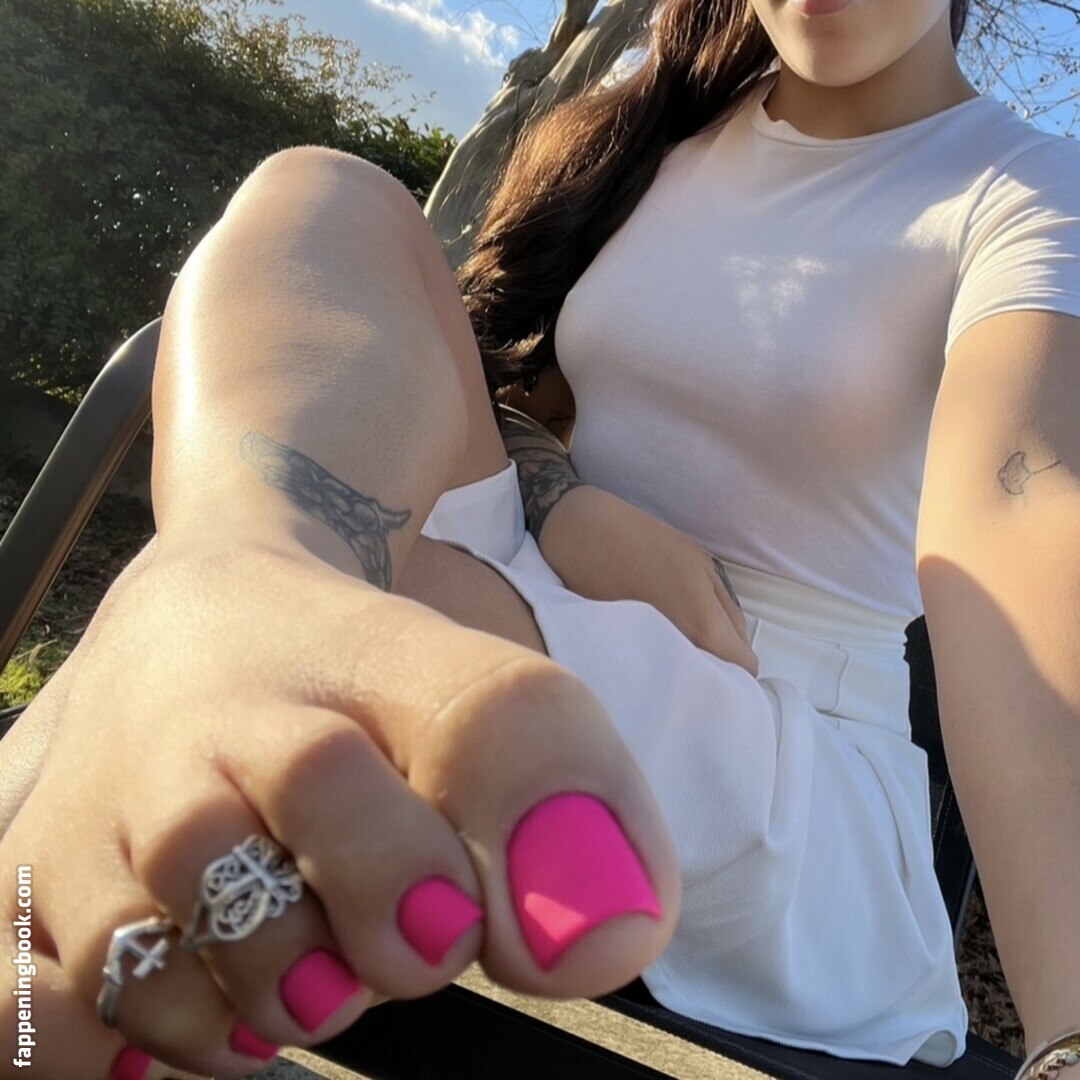 Mariefrenchgirlfeet Nude OnlyFans Leaks