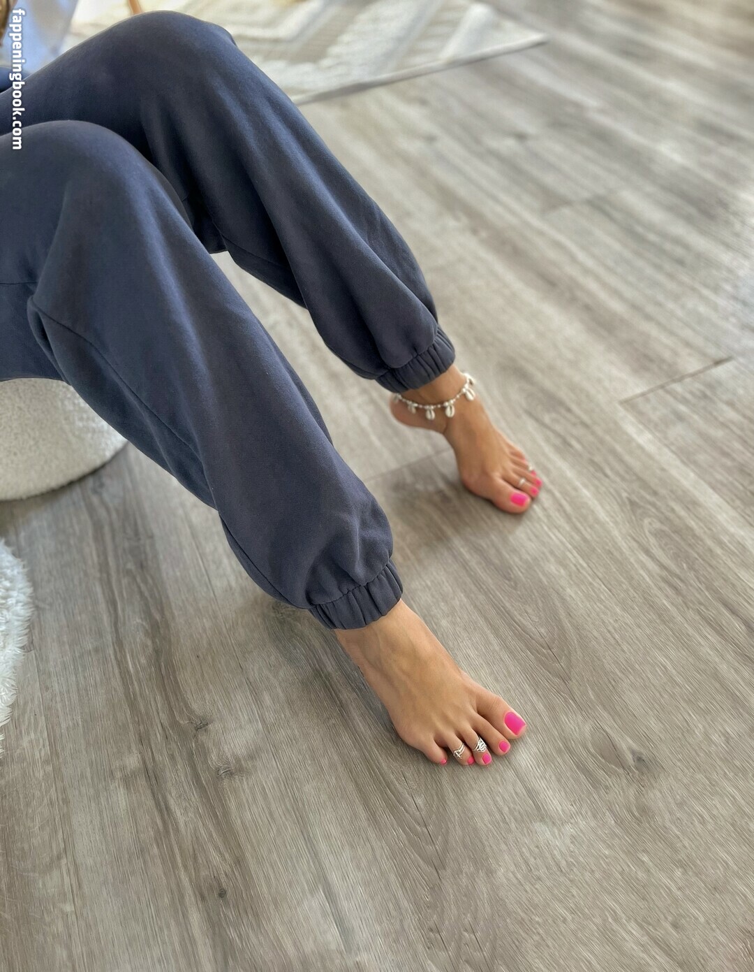 Mariefrenchgirlfeet Nude OnlyFans Leaks