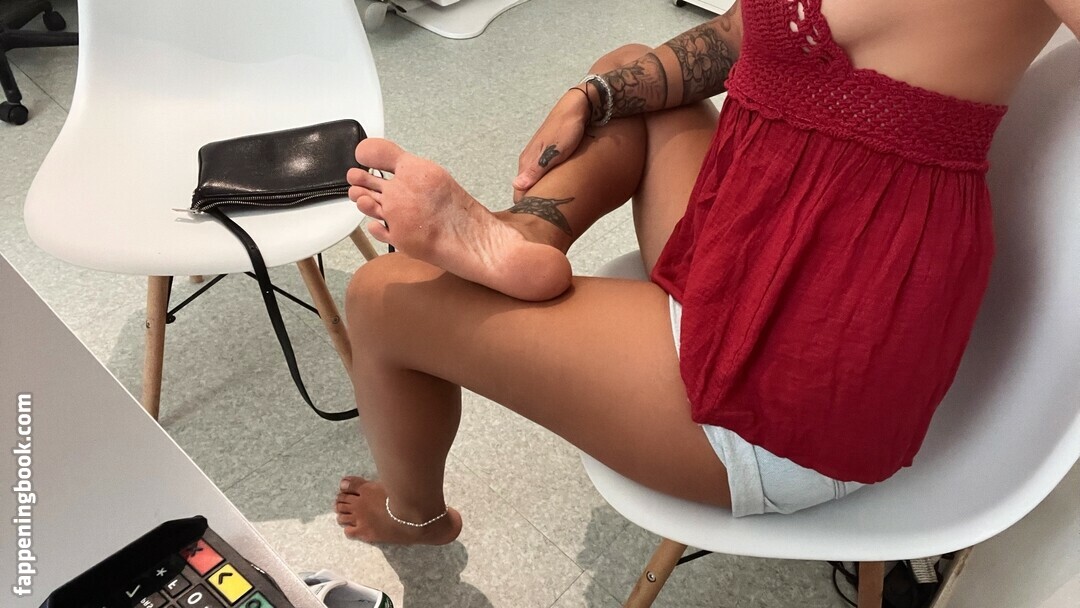 Mariefrenchgirlfeet Nude OnlyFans Leaks