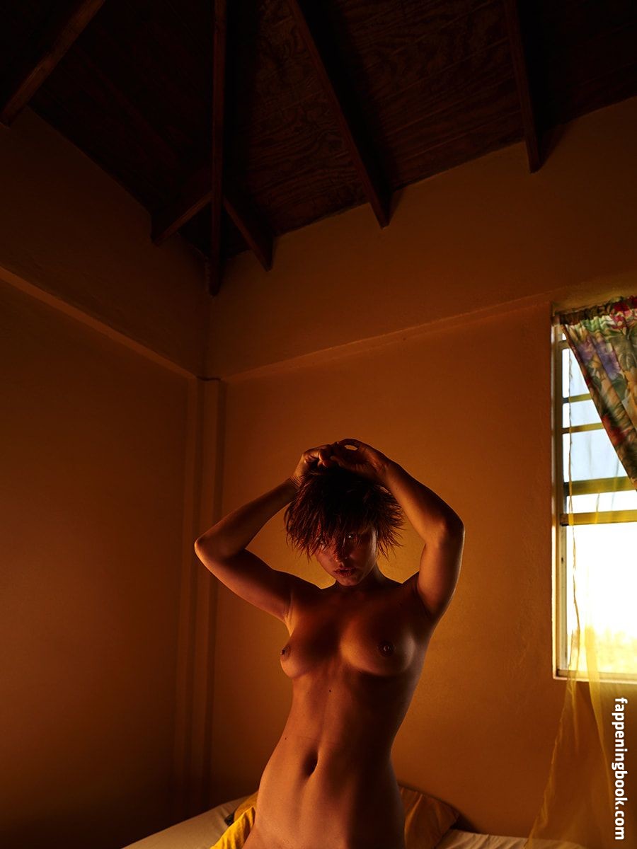 Marisa Papen Nude