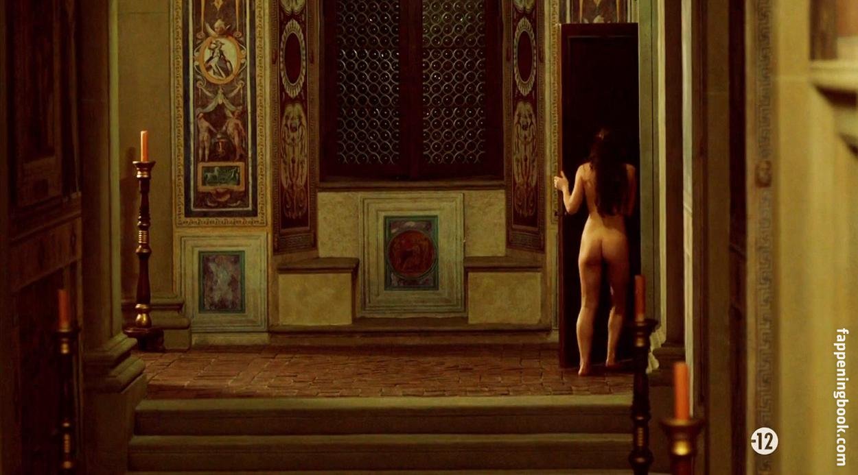 Marta Gastini Nude