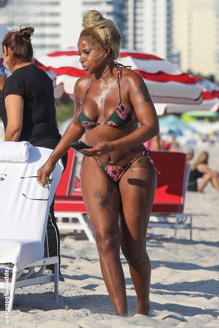 Mary J. Blige Fapello Latest Exclusive Leaked Photos