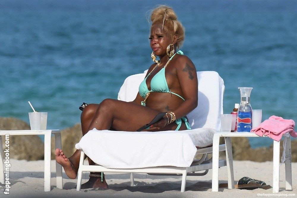 Mary J. Blige Nude