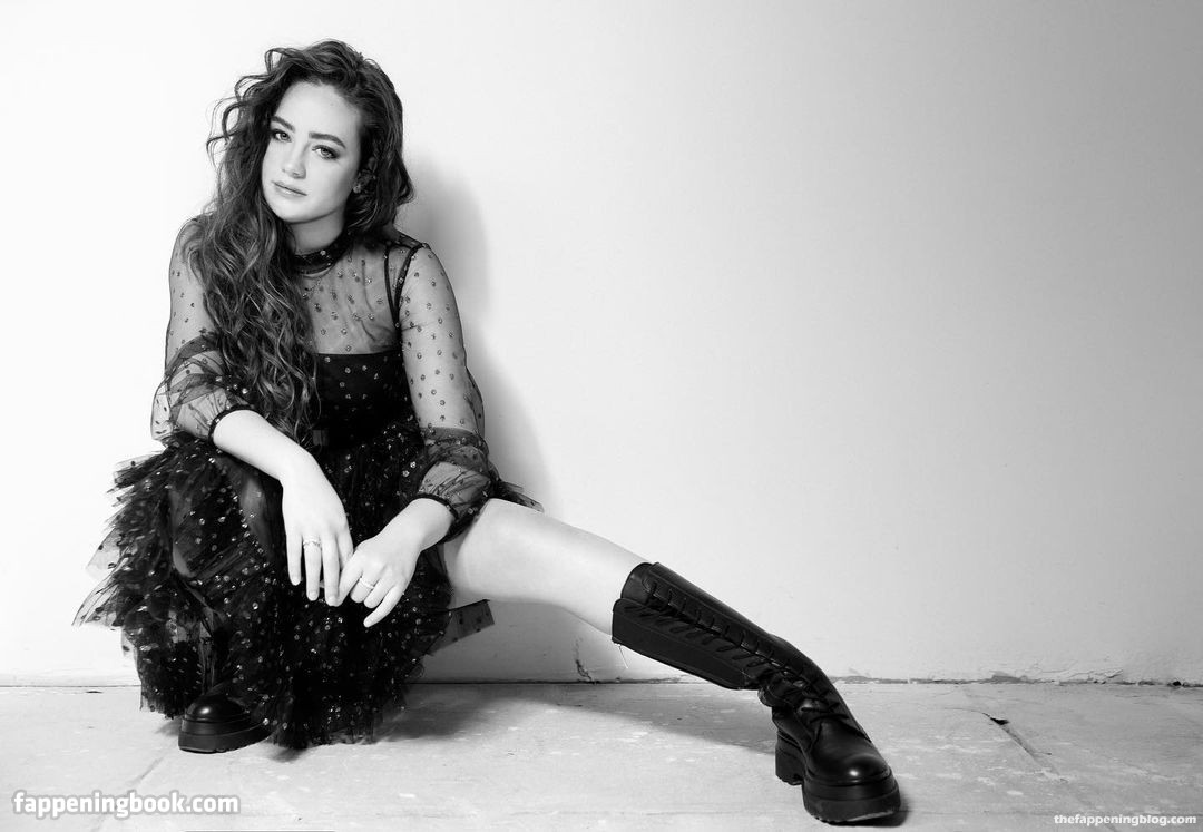 Mary mouser nackt