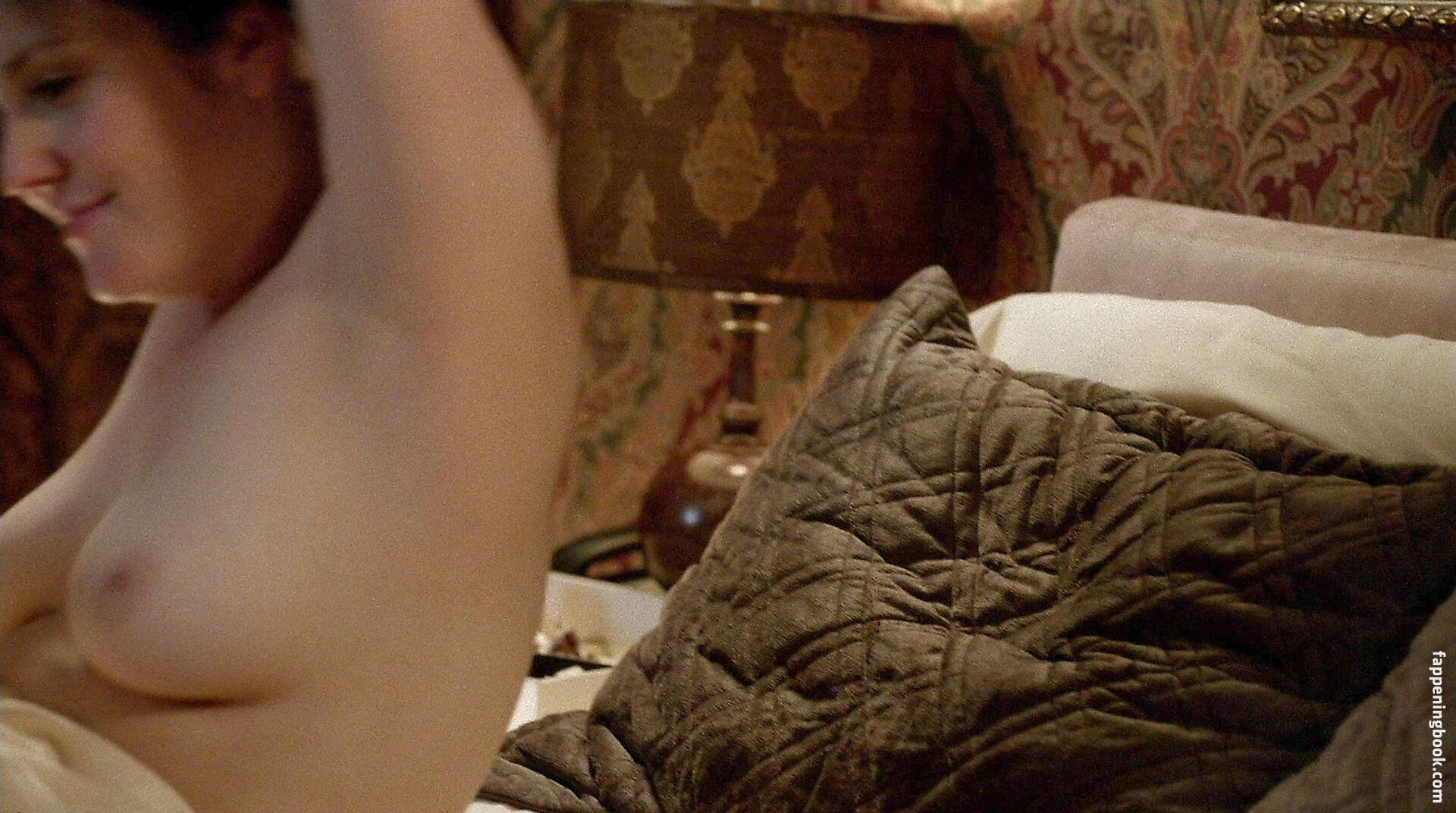 Melanie Lynskey Nude