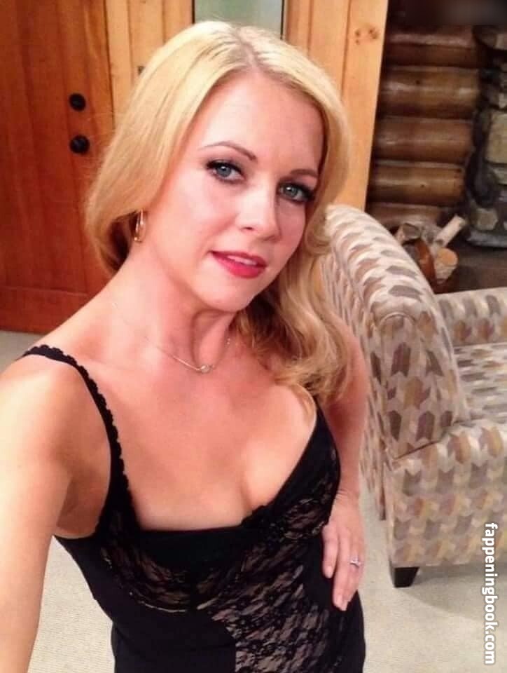 Melissa Joan Hart Fapello Latest Exclusive Leaked Photos