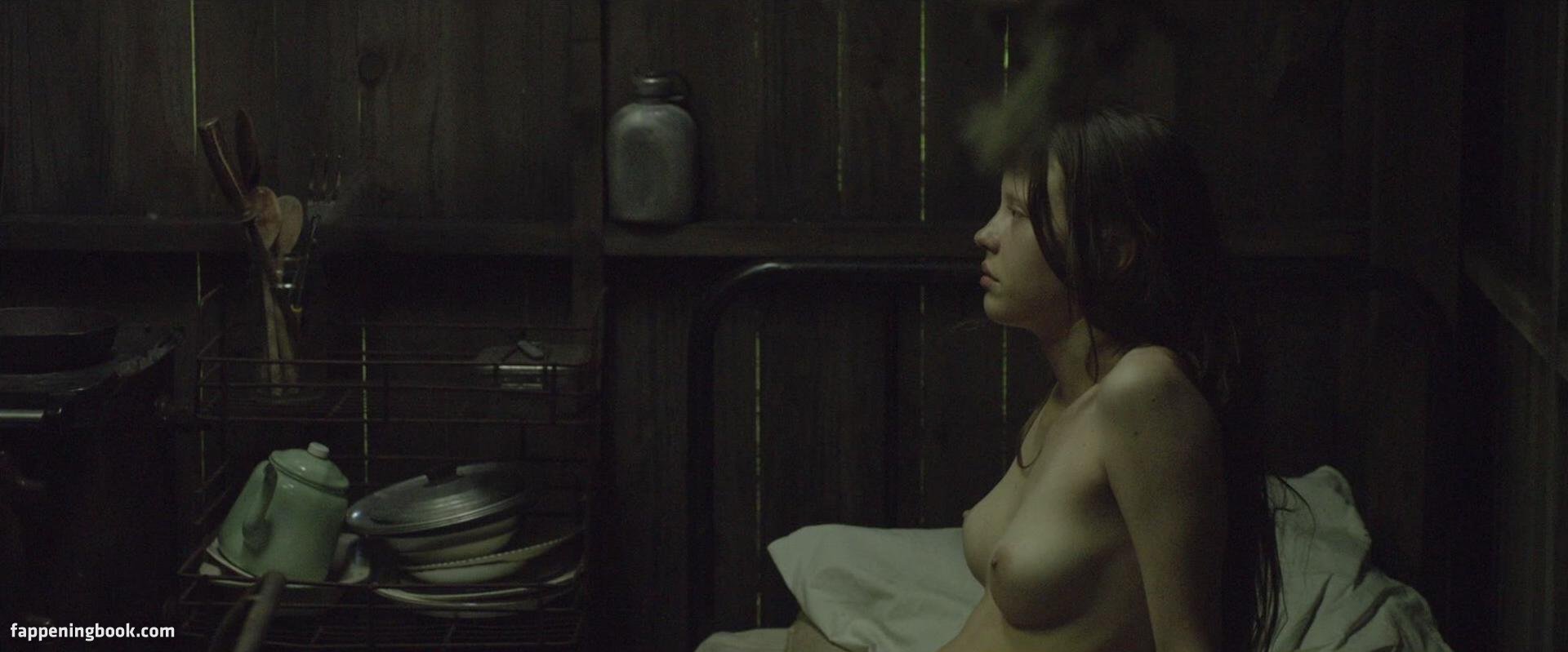 Mia Goth Nude, The Fappening - Photo #383921 - FappeningBook.