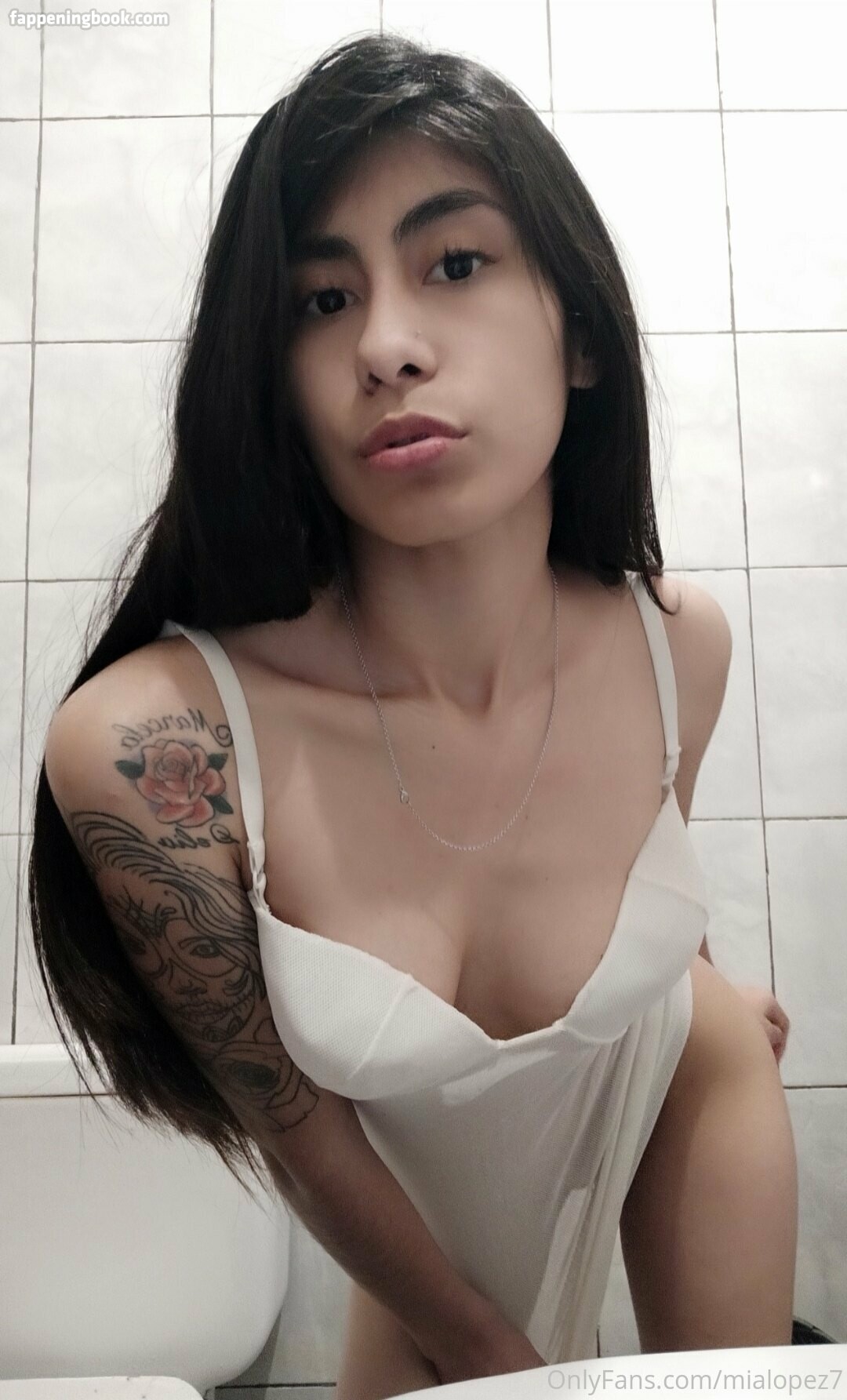 mialopez7 Nude OnlyFans Leaks