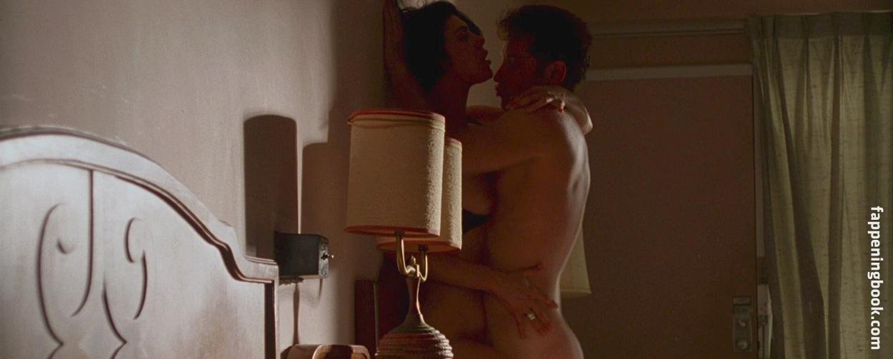 Michelle Forbes Nude
