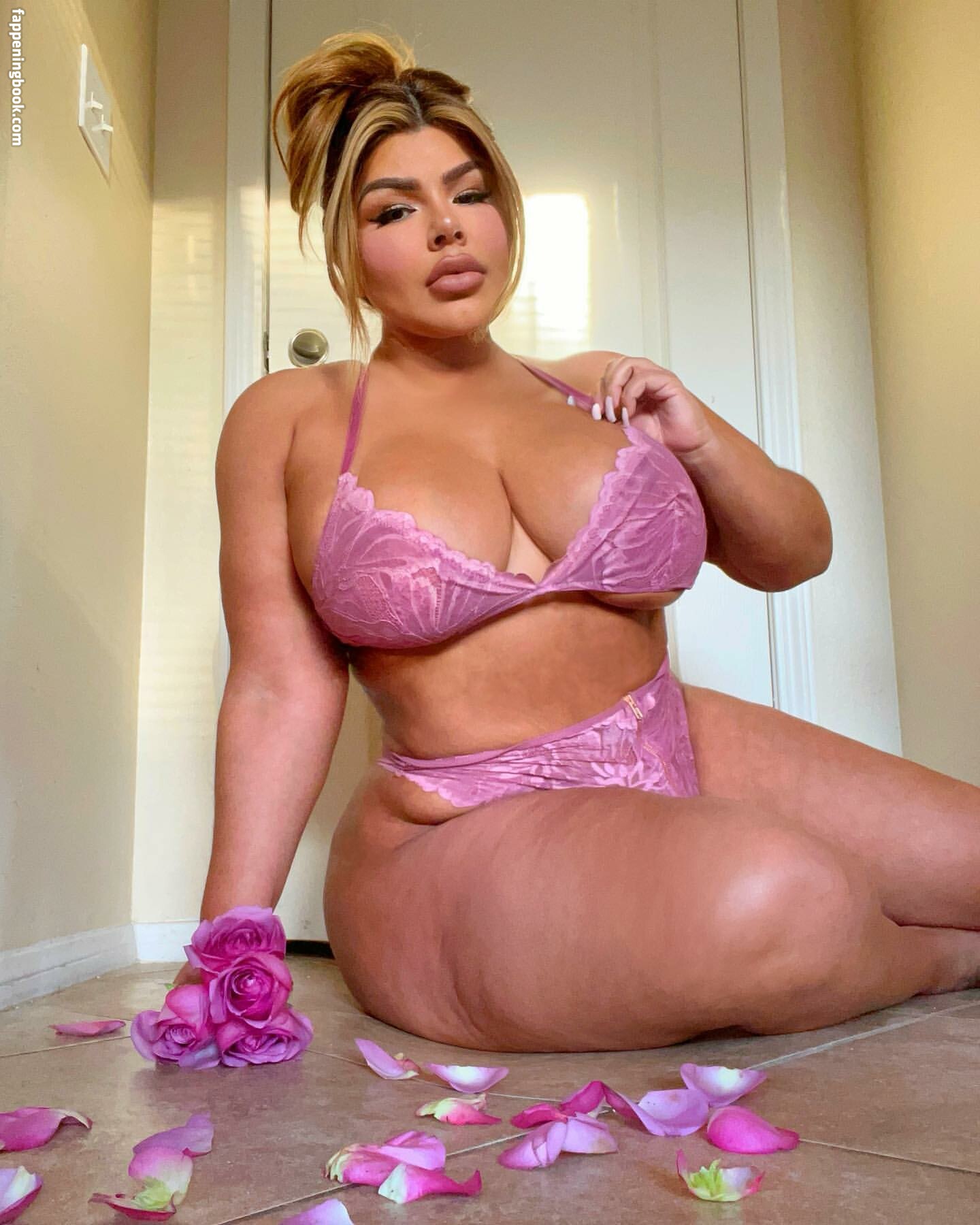Shell mendez onlyfans