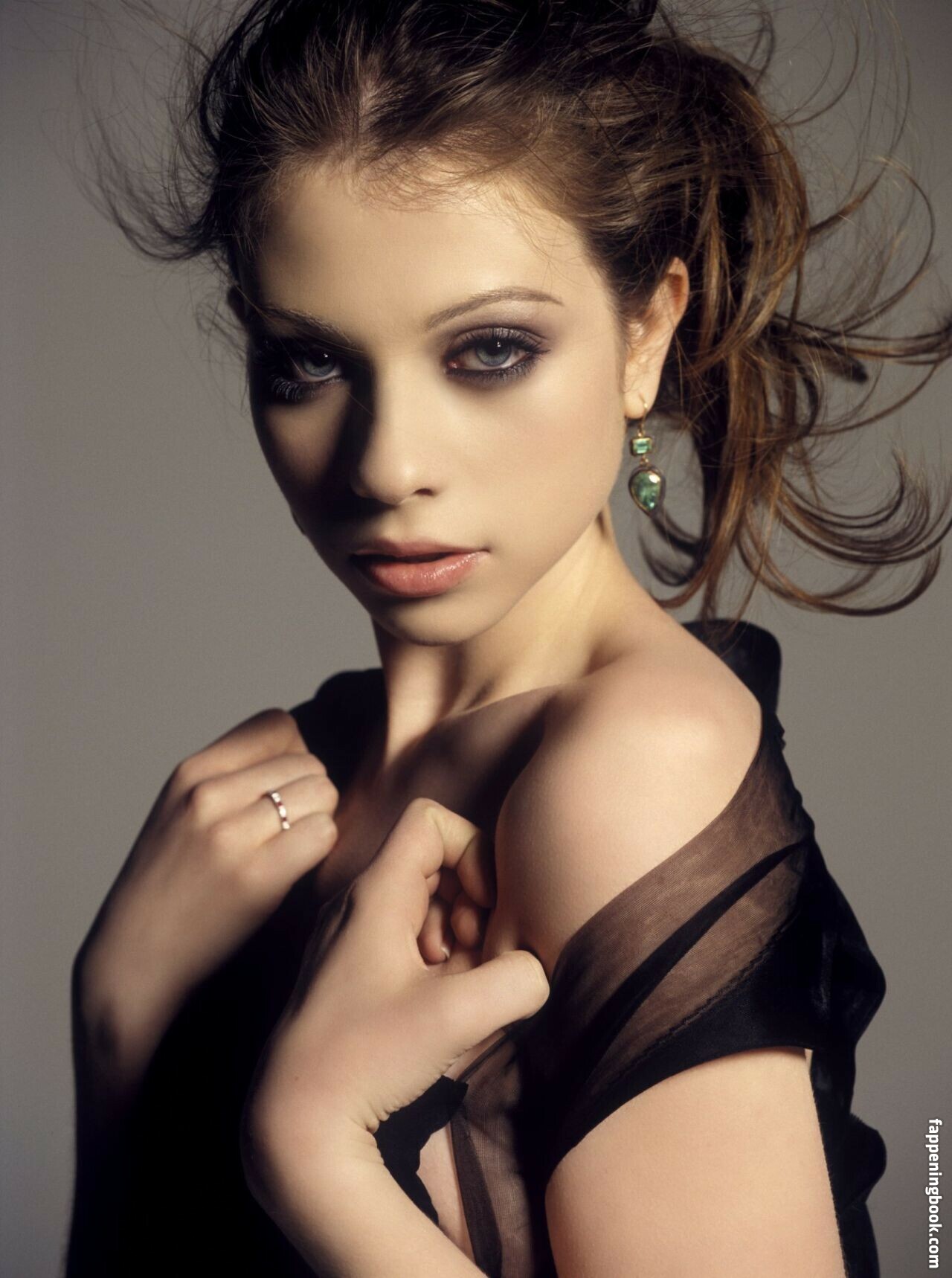 Michelle Trachtenberg Fapello Latest Exclusive Leaked Photos